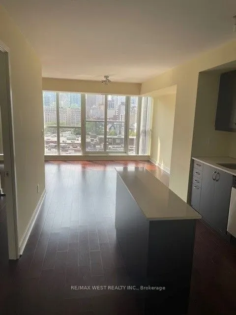 320 Richmond Street E, #1007