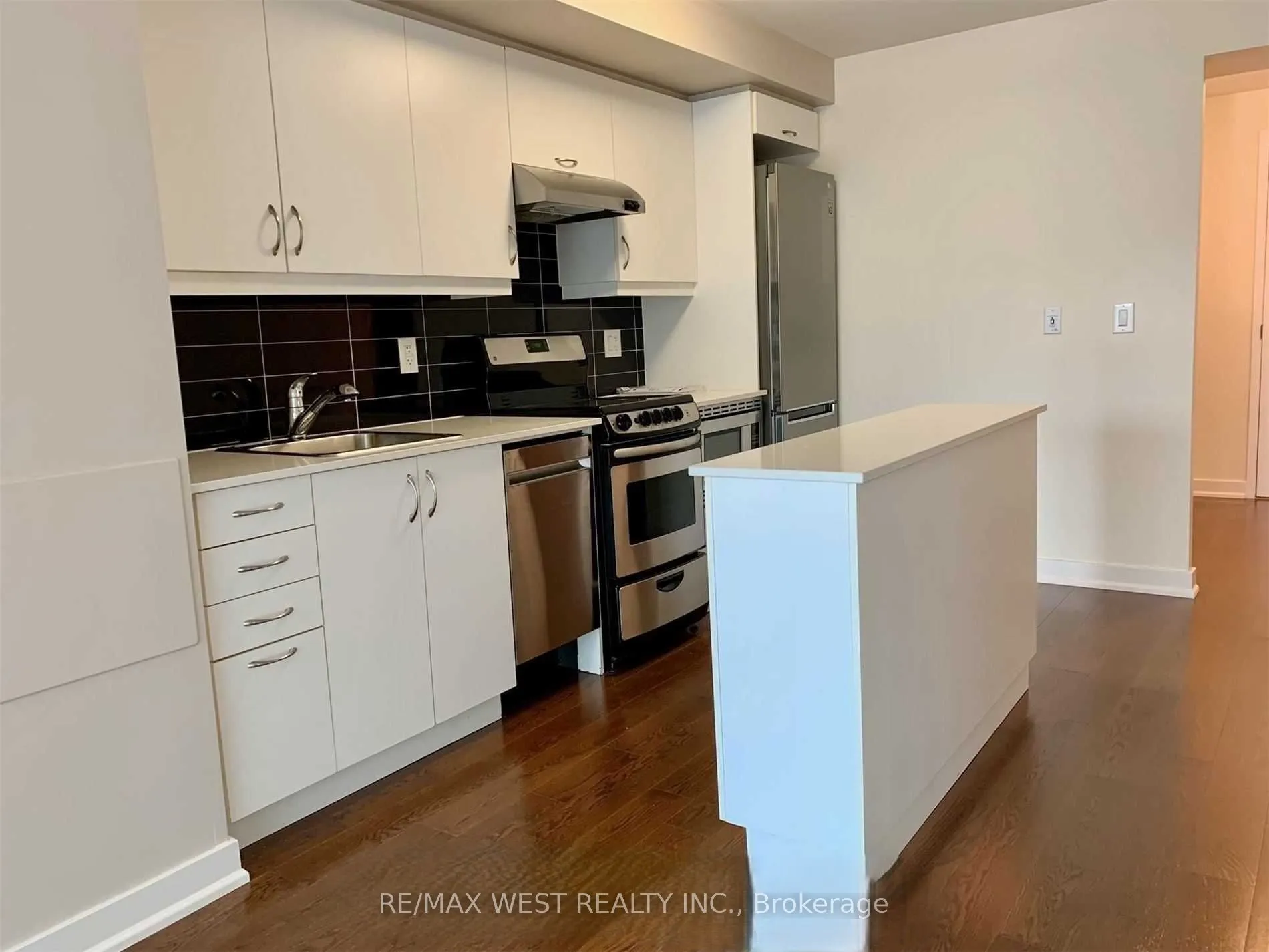 320 Richmond Street E, #1007