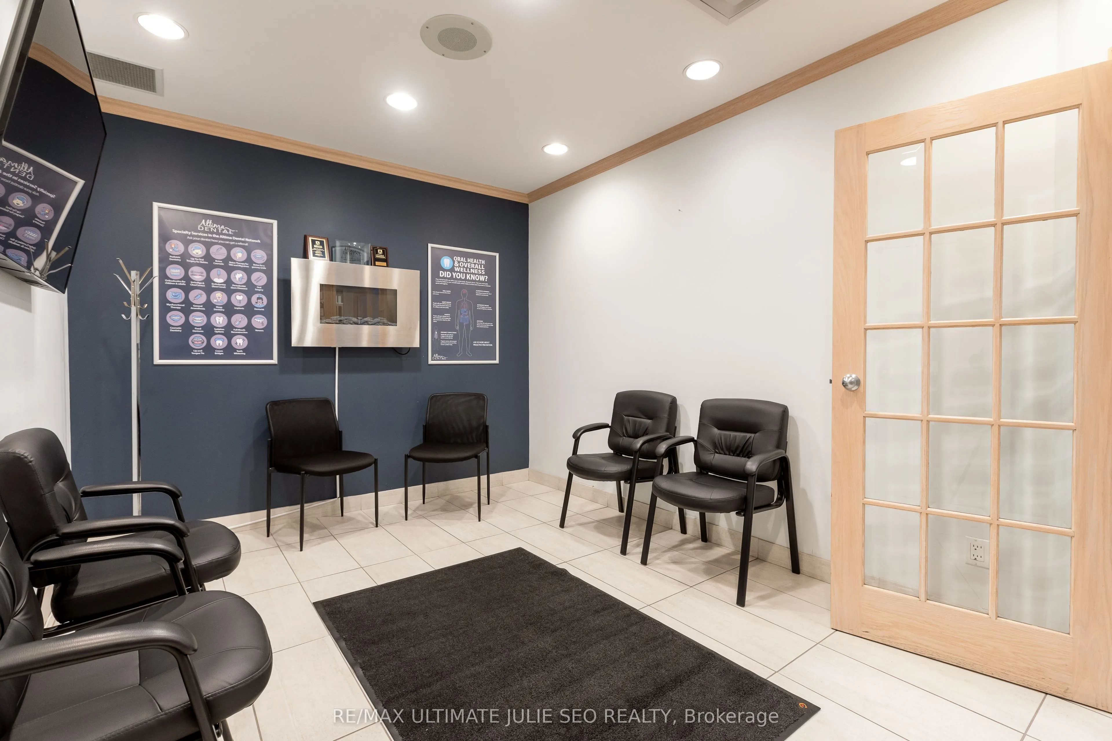 535 Bloor Street W