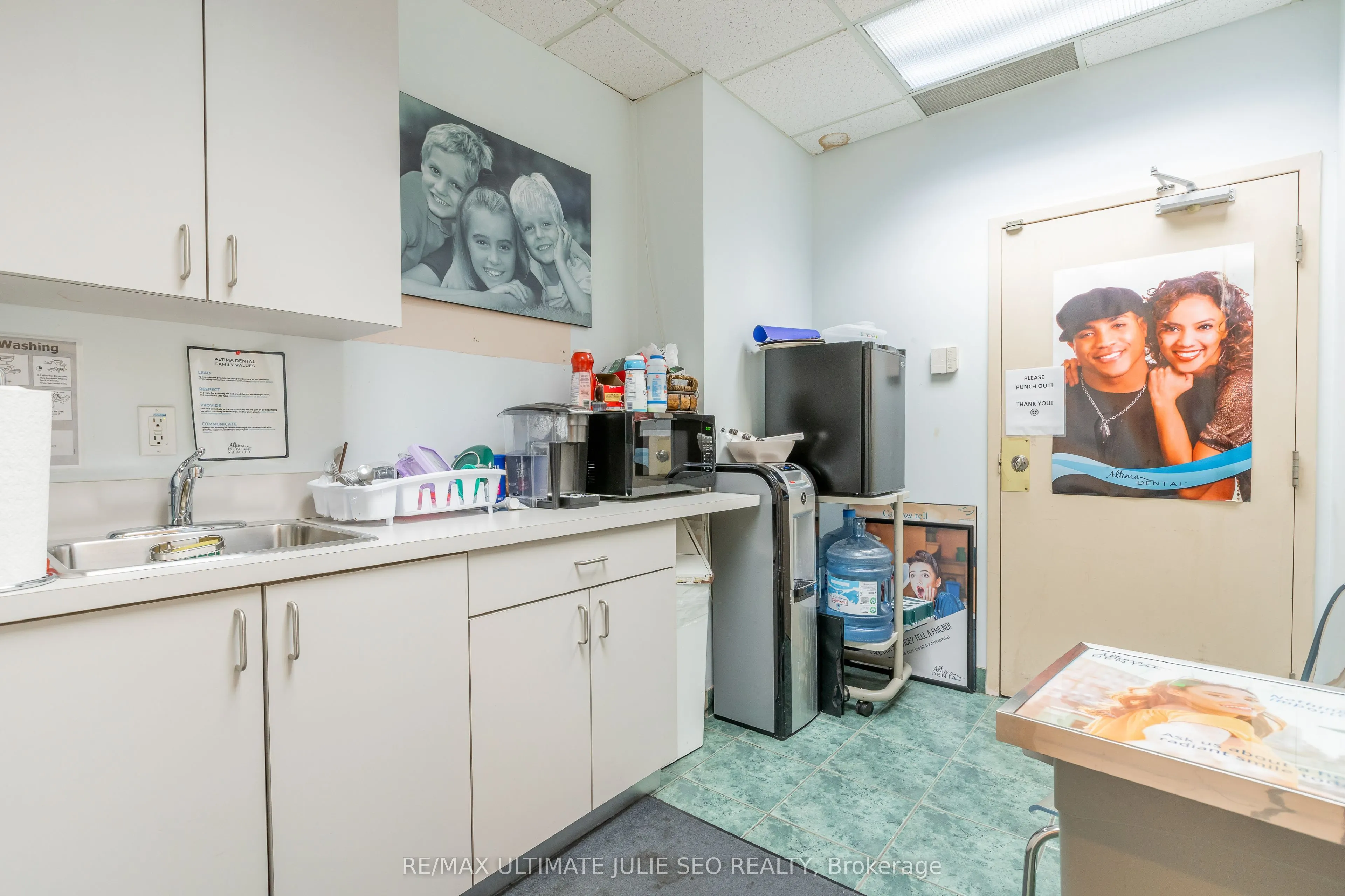 535 Bloor Street W