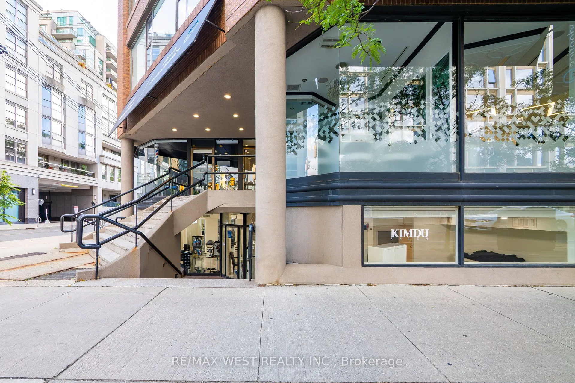 1300 Bay Street