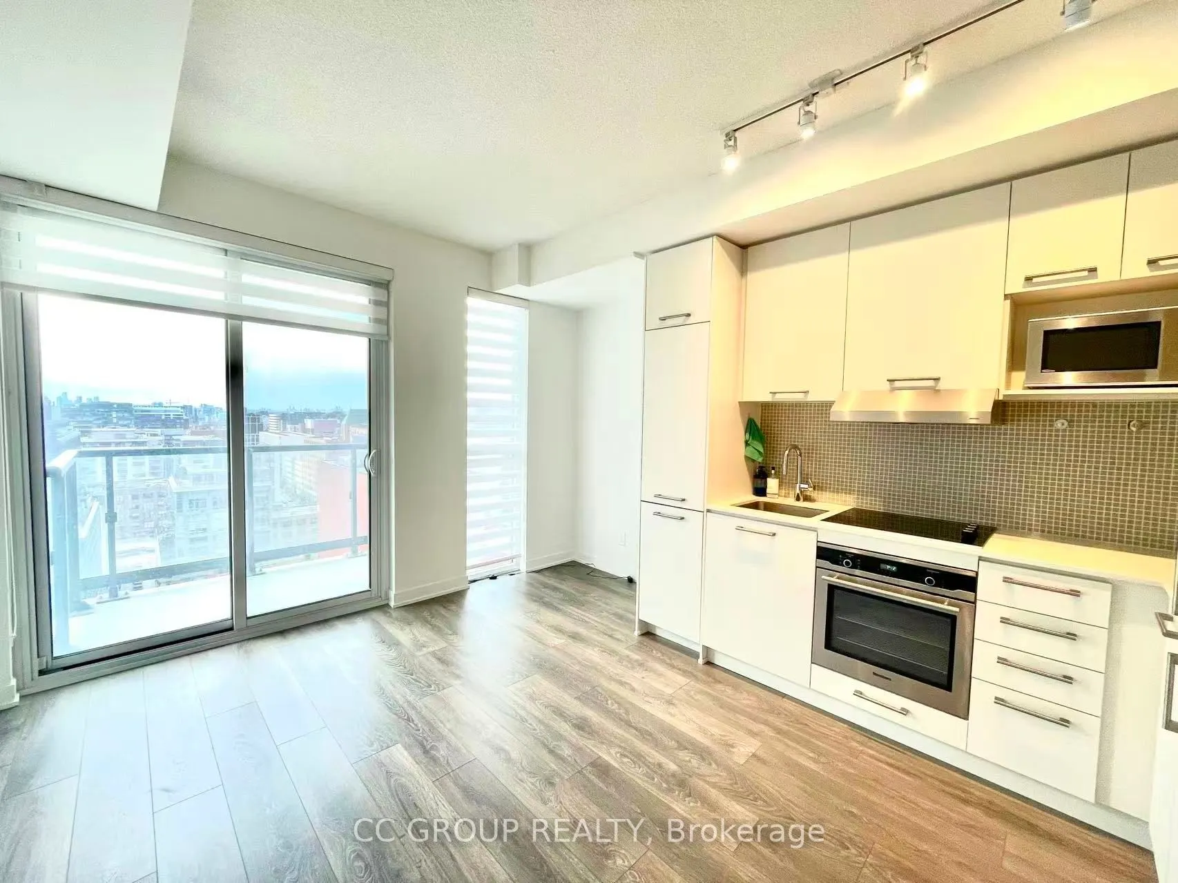 87 Peter Street, #1803