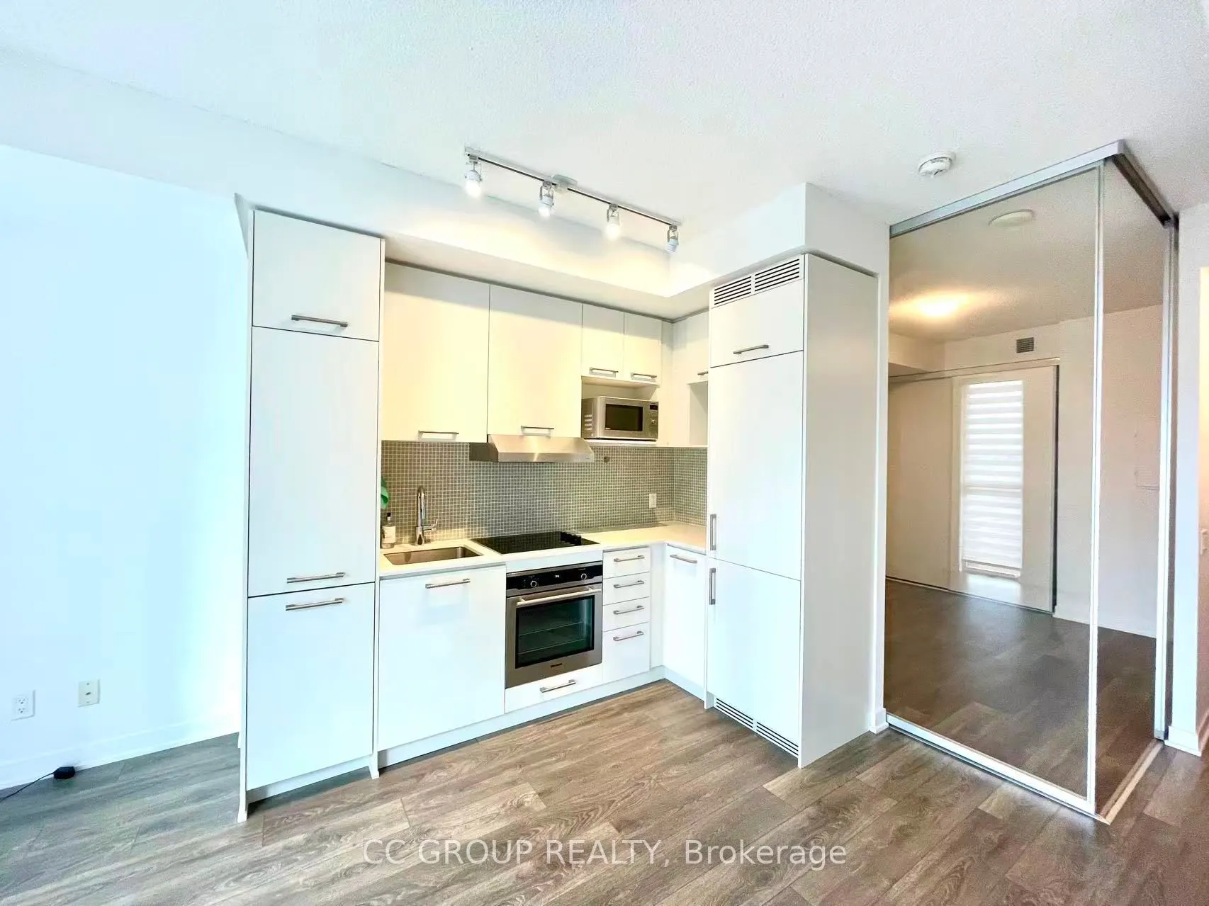 87 Peter Street, #1803