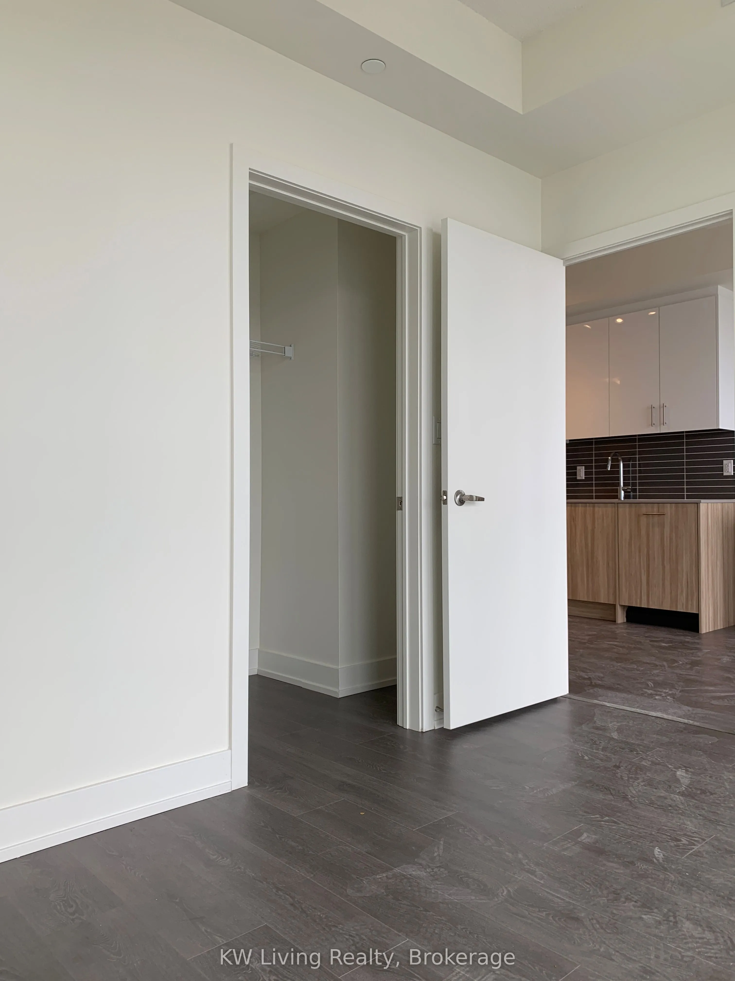 180 Fairview Mall Drive, #1901