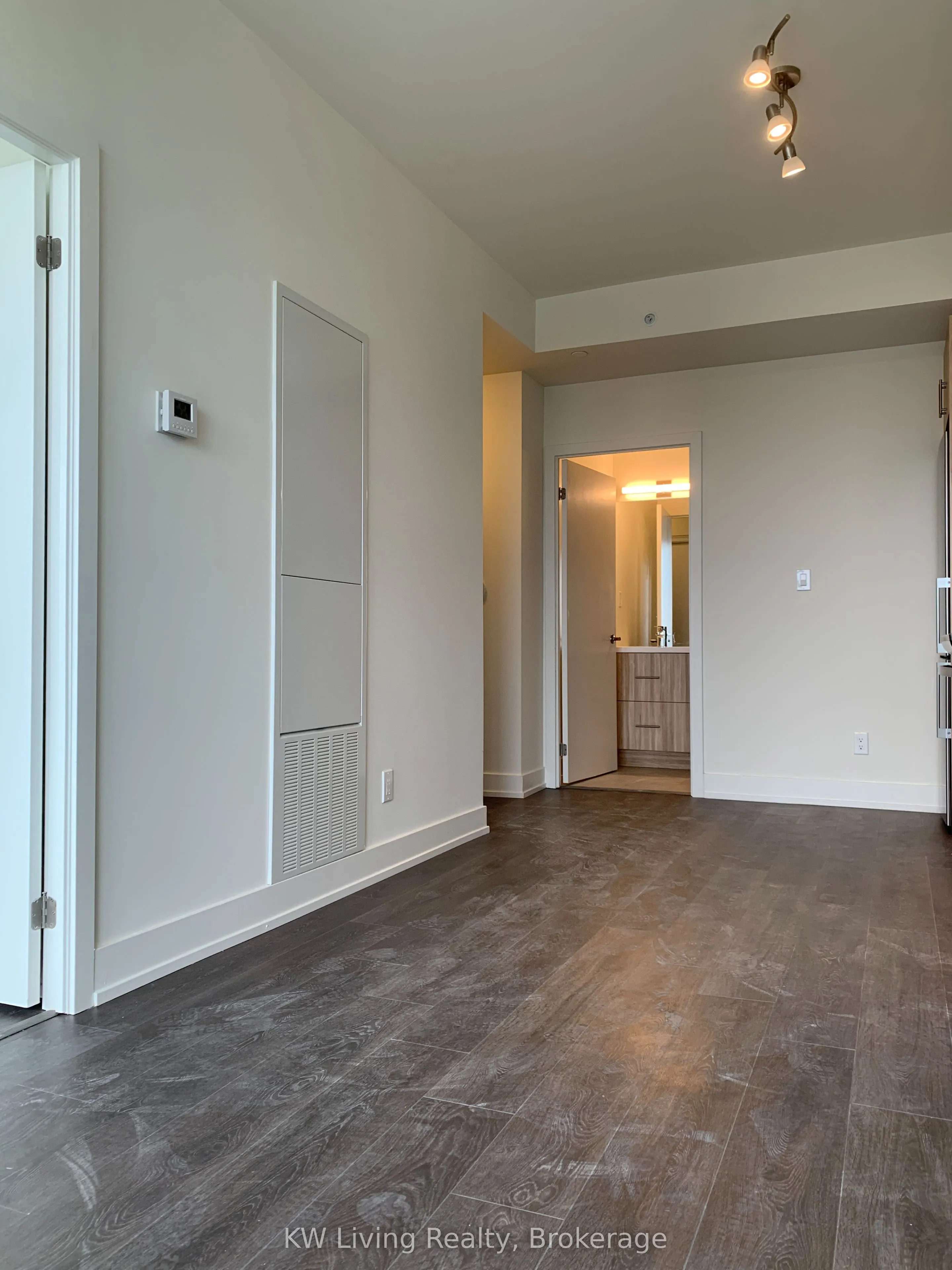 180 Fairview Mall Drive, #1901