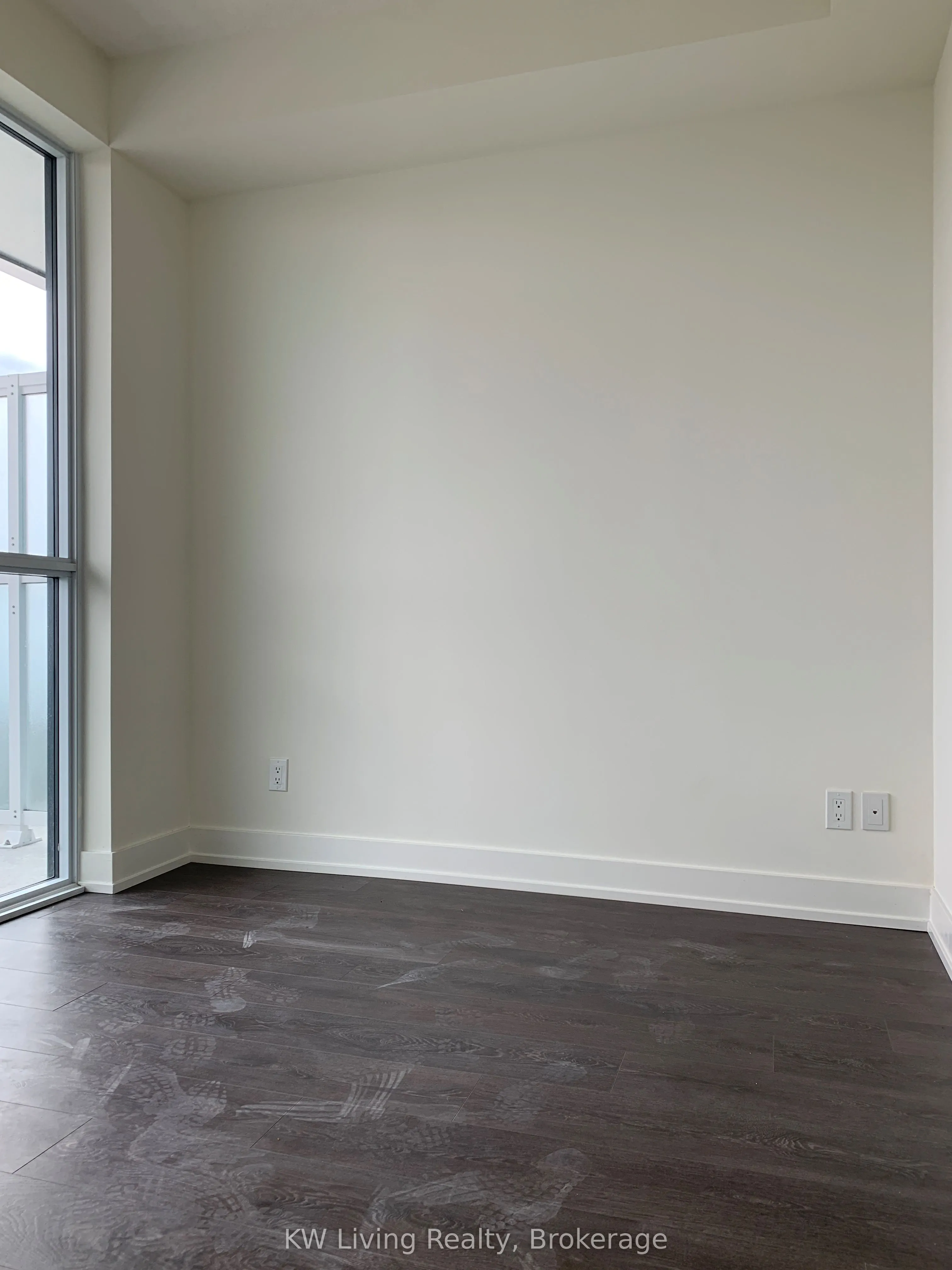 180 Fairview Mall Drive, #1901