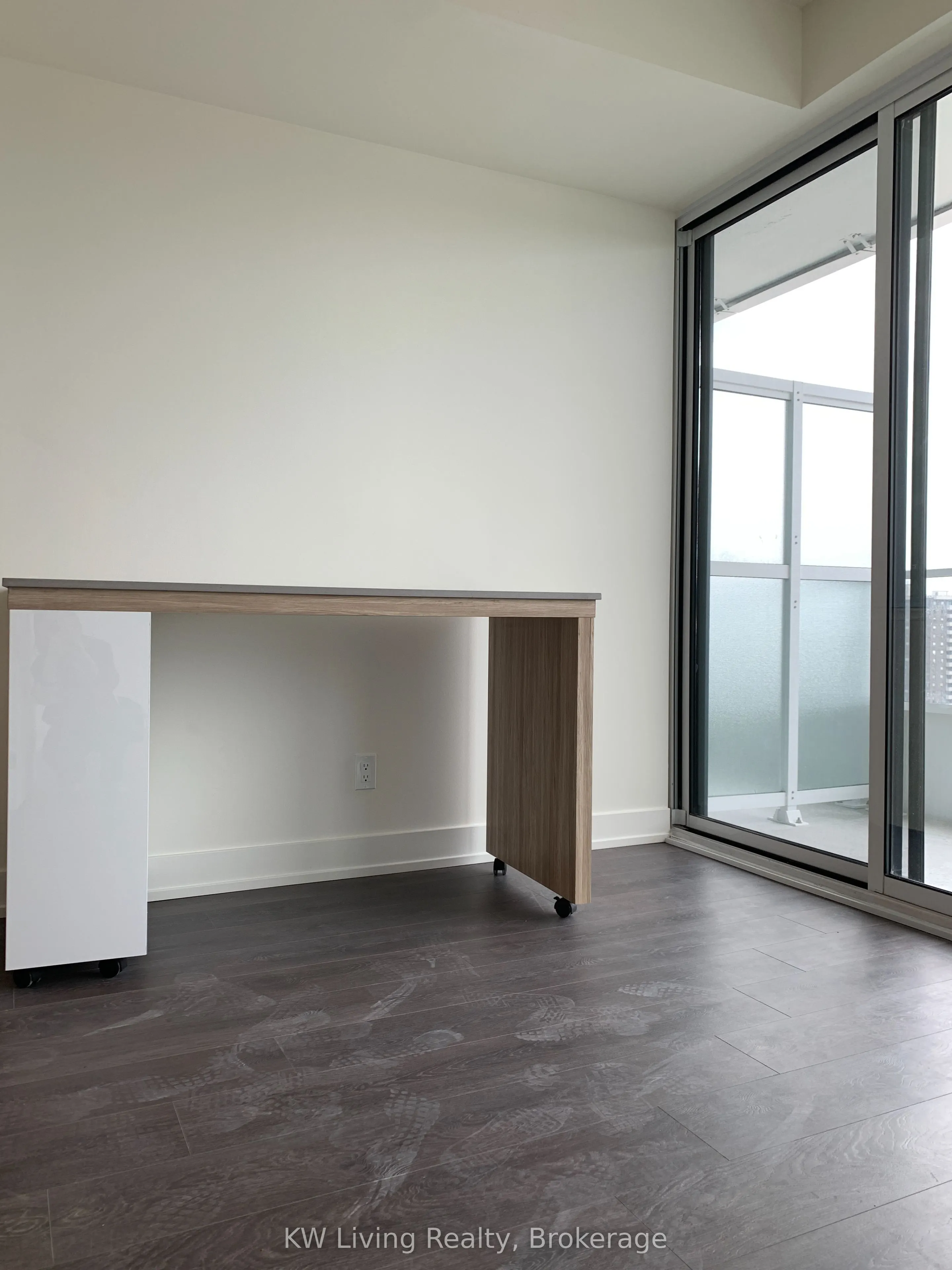 180 Fairview Mall Drive, #1901