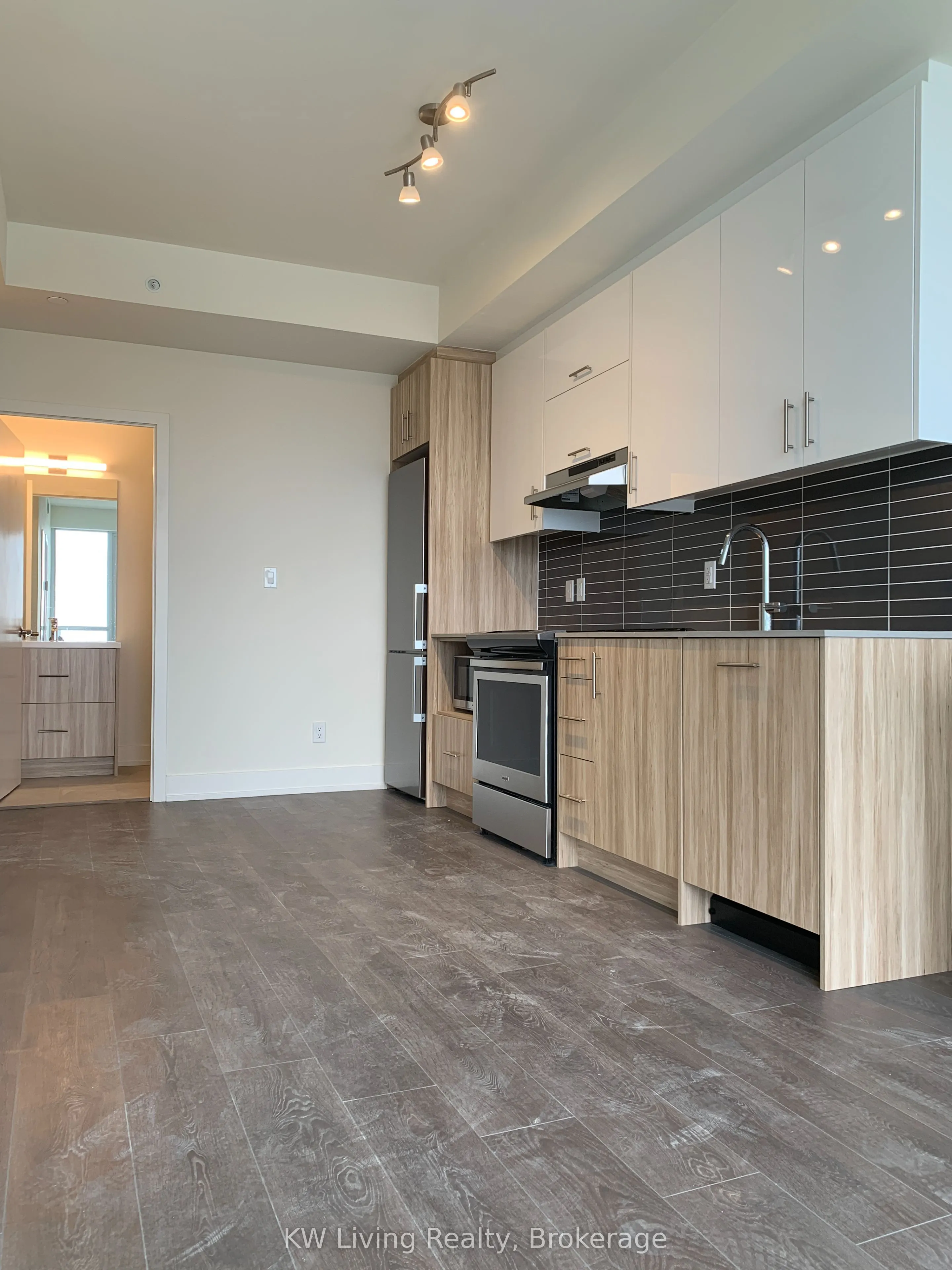 180 Fairview Mall Drive, #1901
