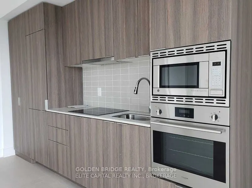 955 Bay Street, #3805