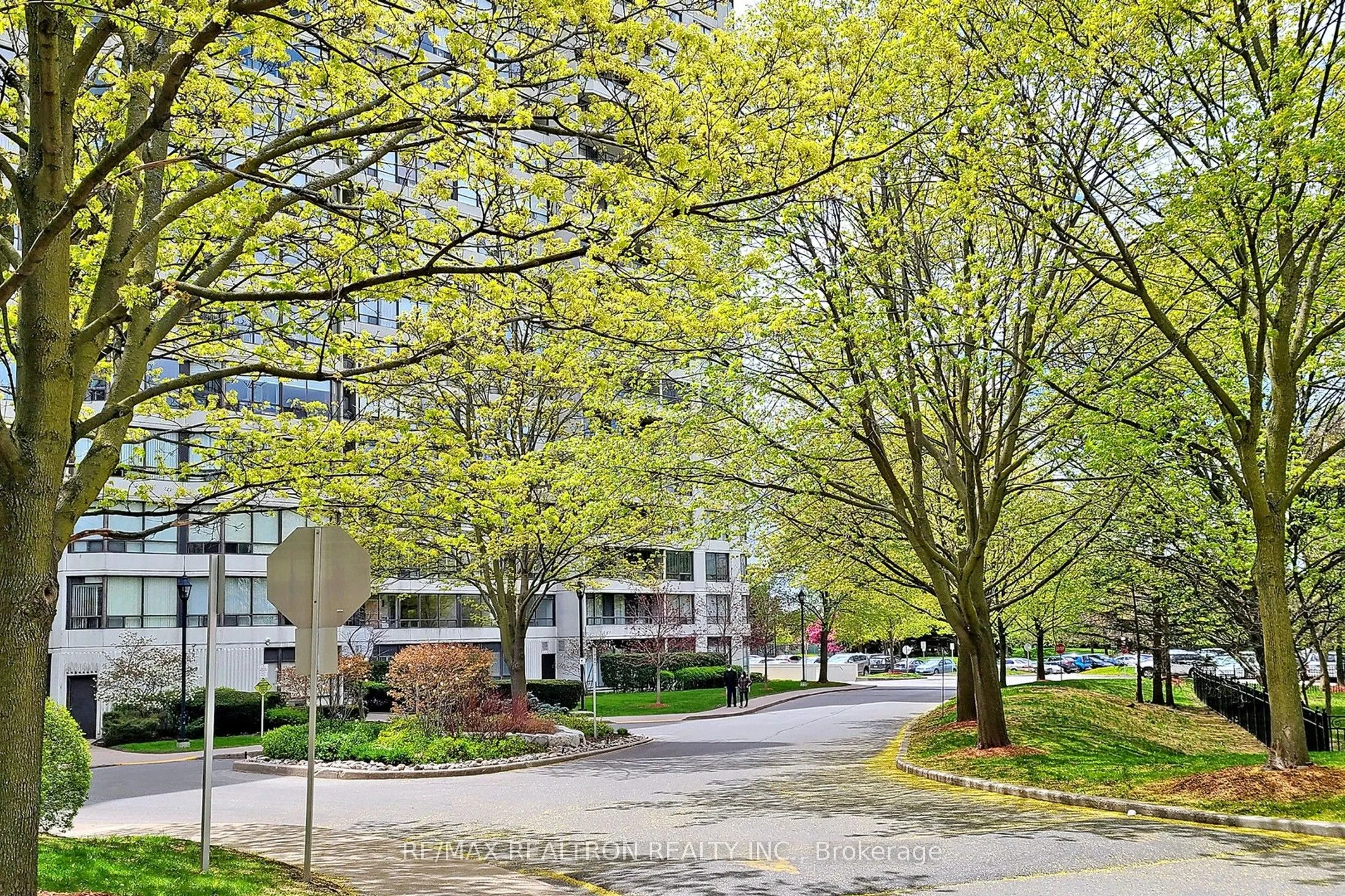 1131 Steeles Avenue W, #407