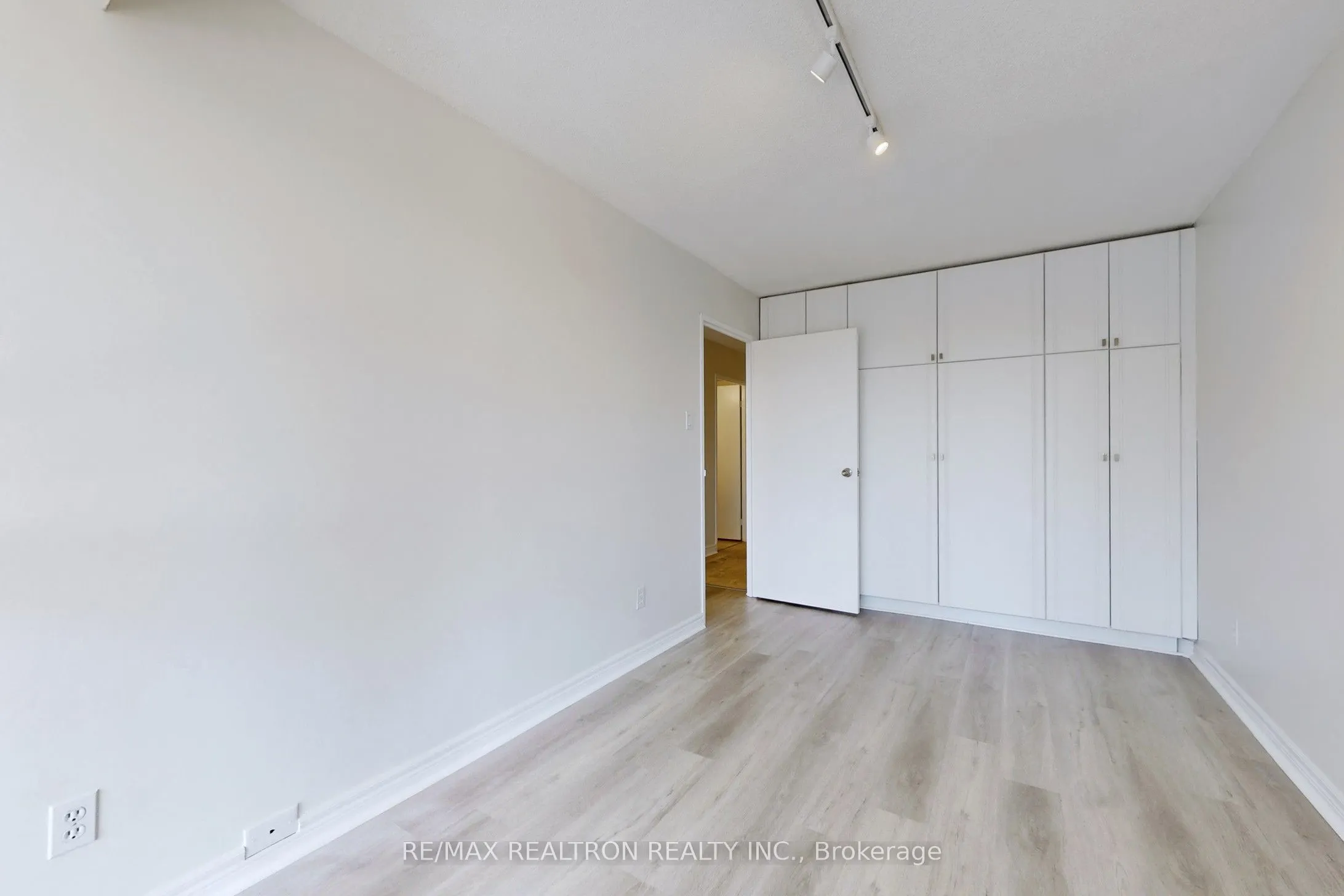 1131 Steeles Avenue W, #407