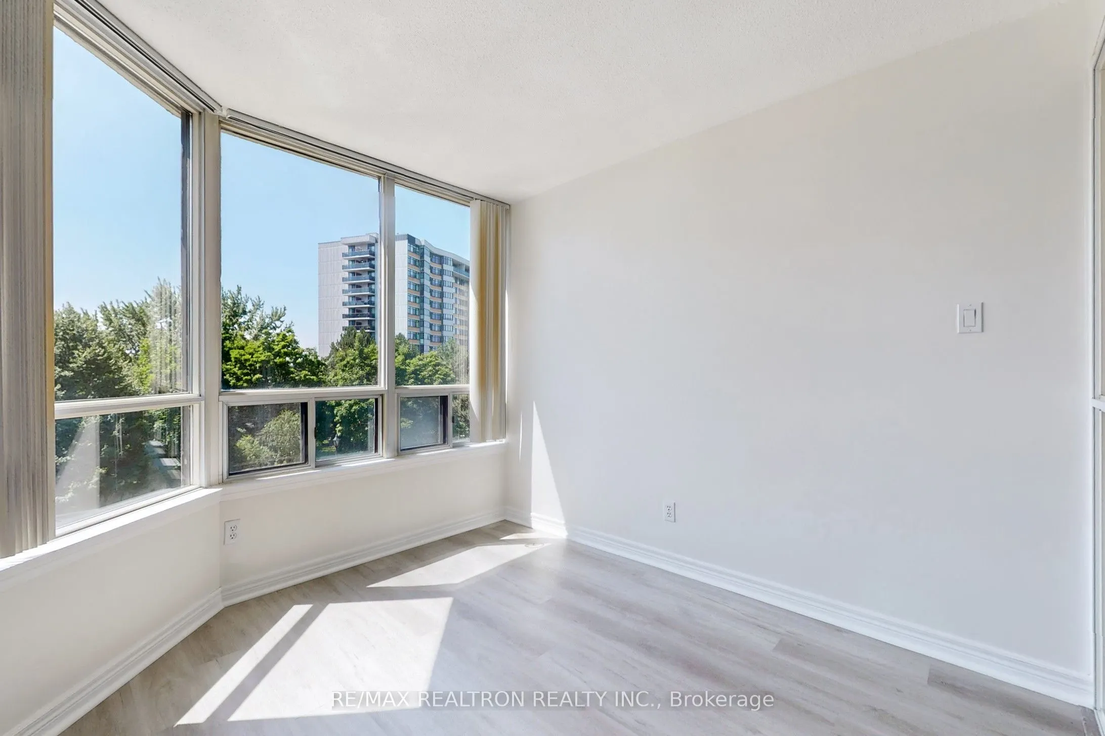 1131 Steeles Avenue W, #407
