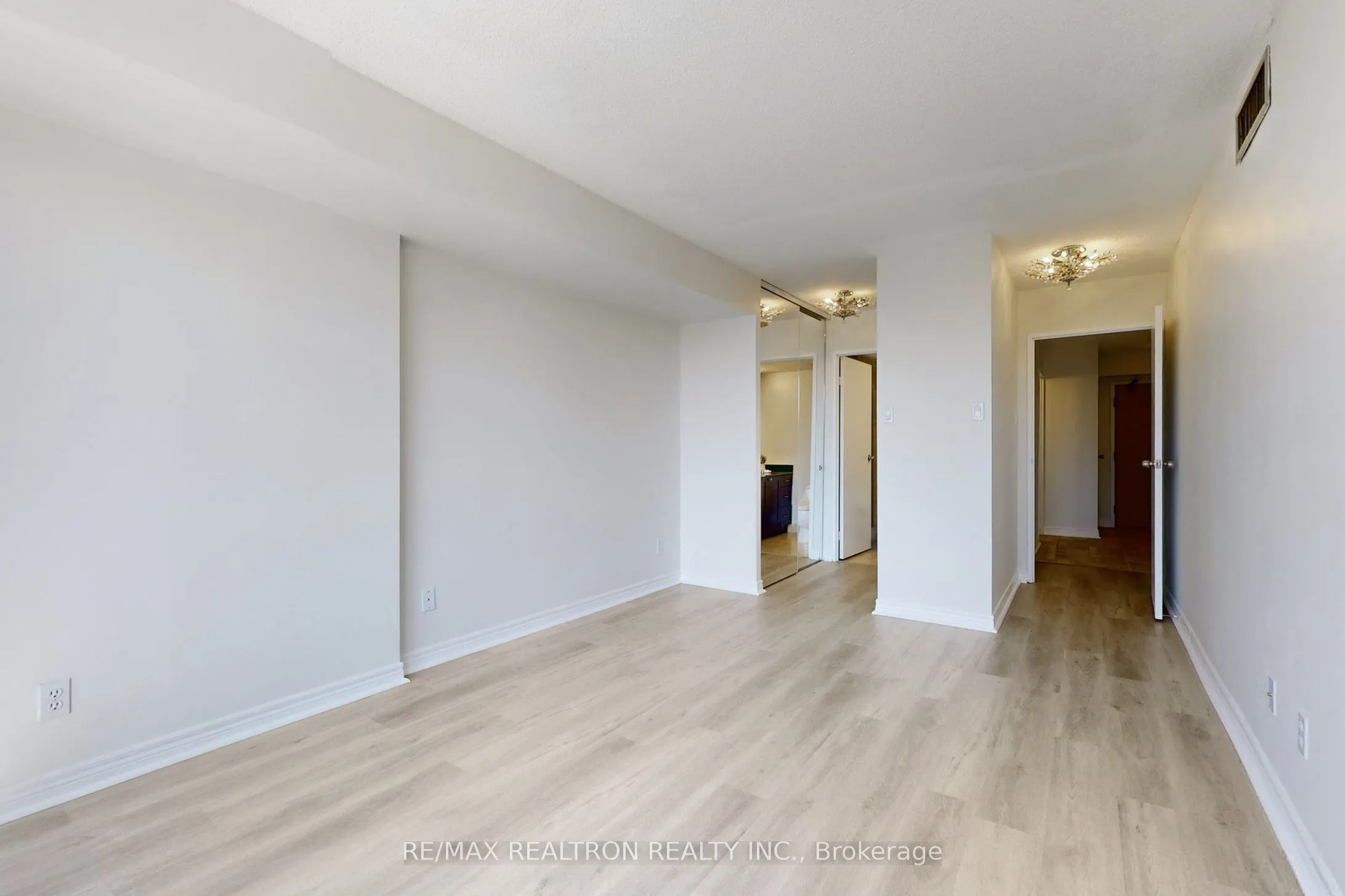 1131 Steeles Avenue W, #407