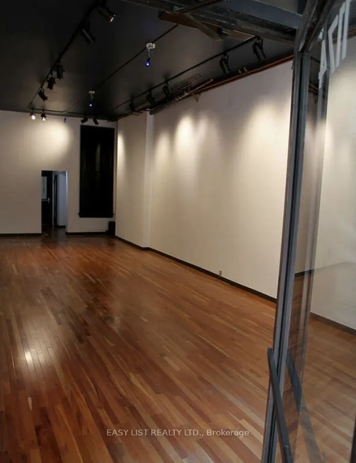 1174 Queen Street W