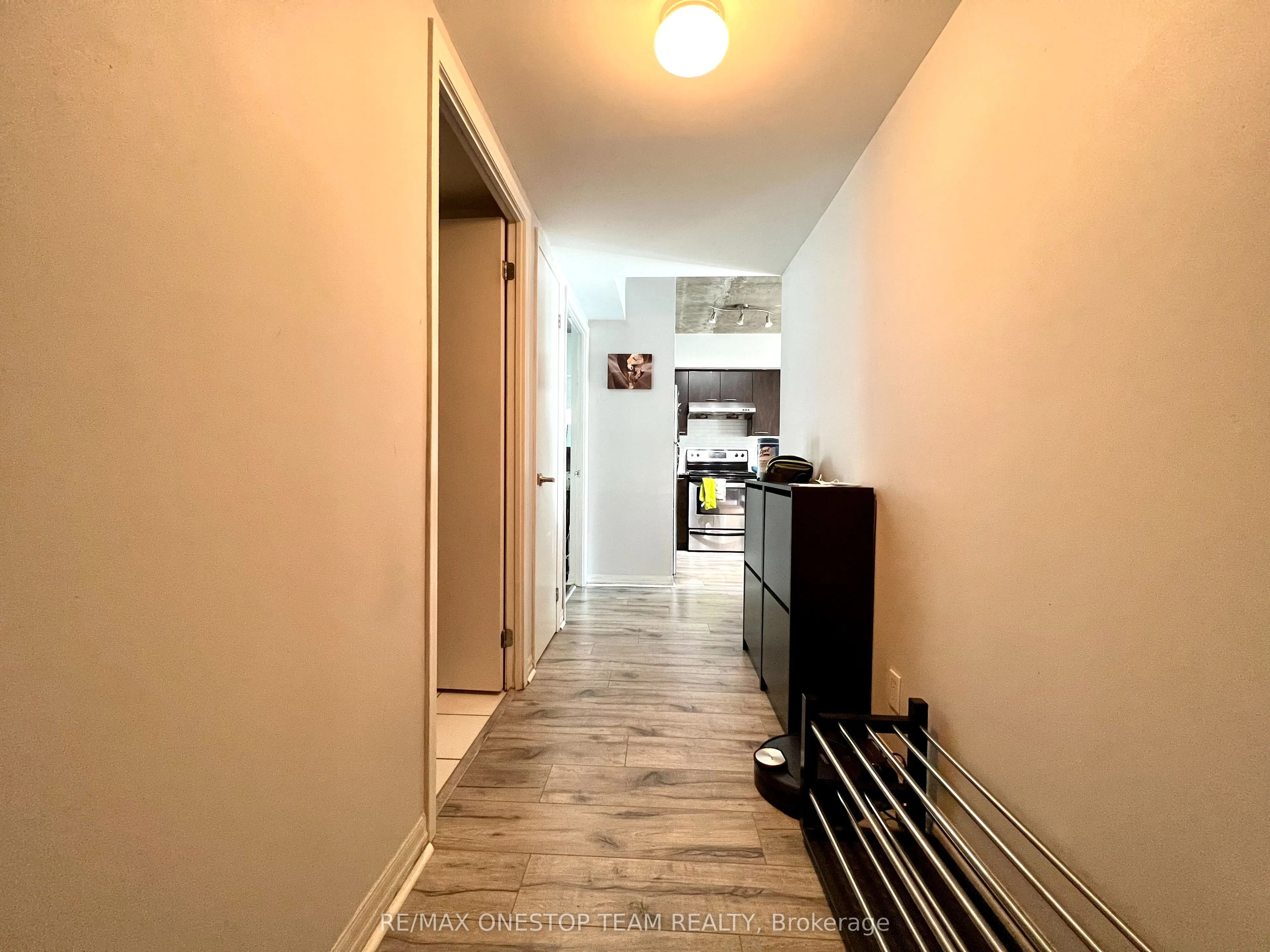 22 Wellesley Street E, #601