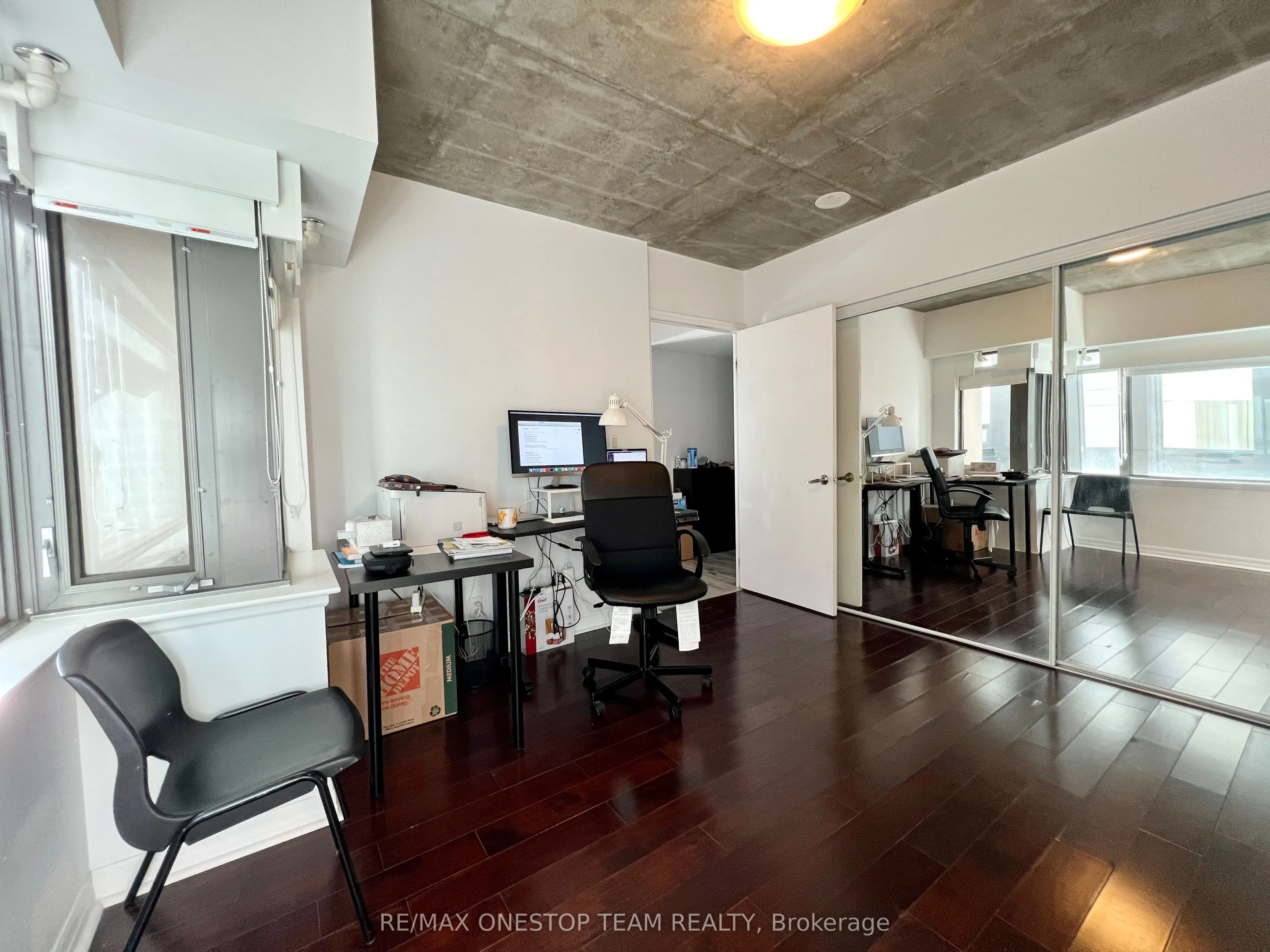 22 Wellesley Street E, #601