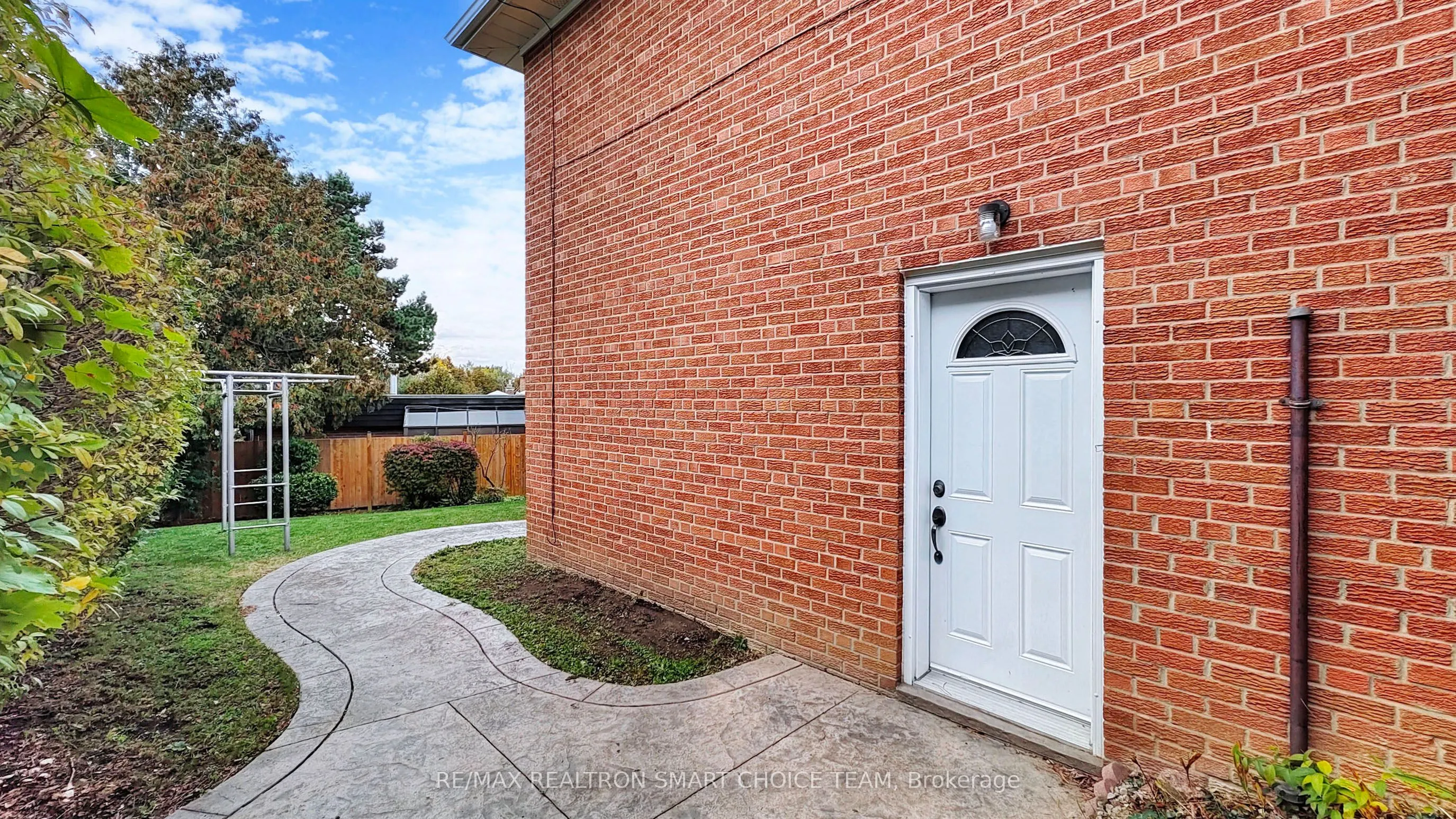 18 Brenham Crescent