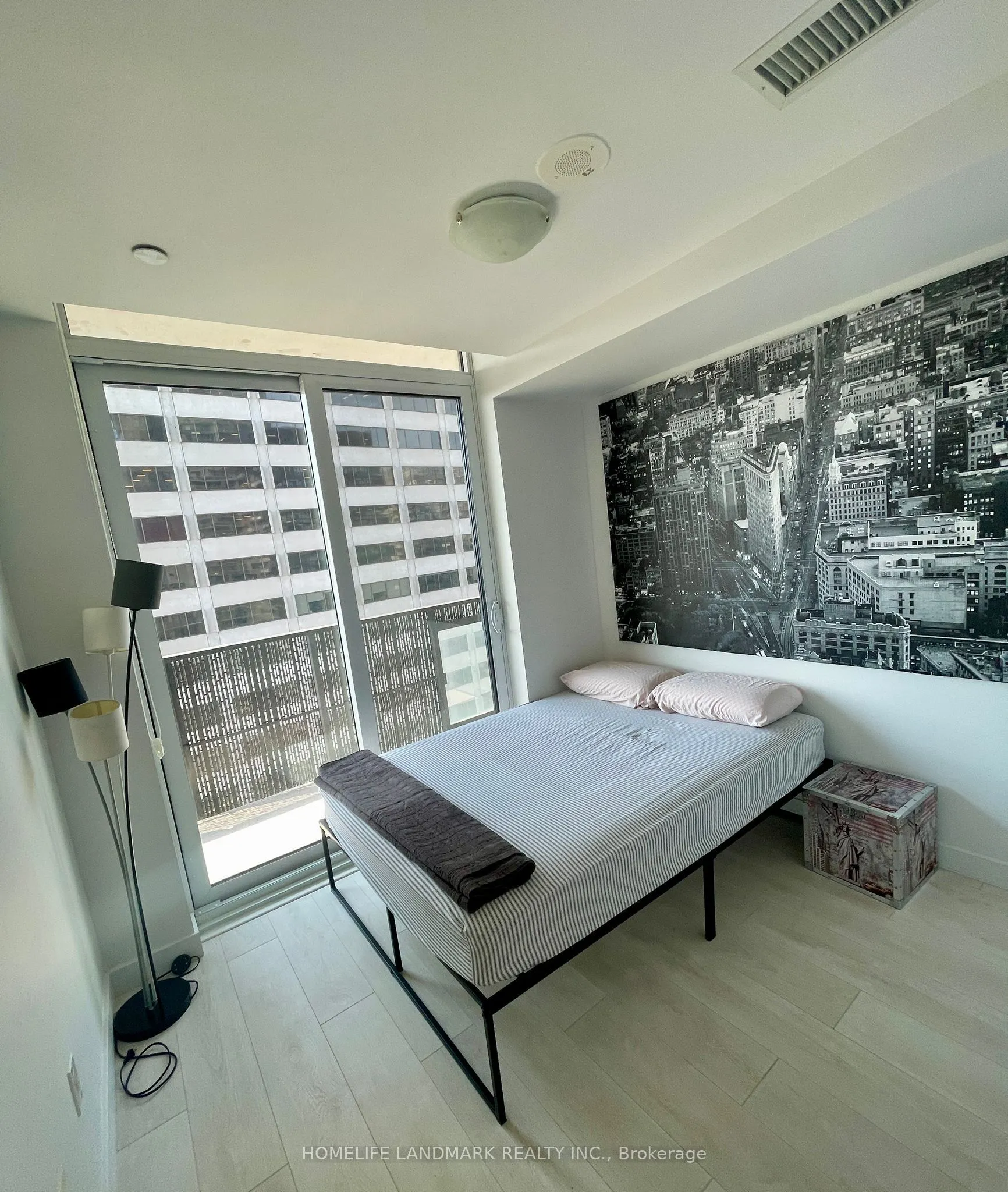 8 Eglinton Avenue E, #2302