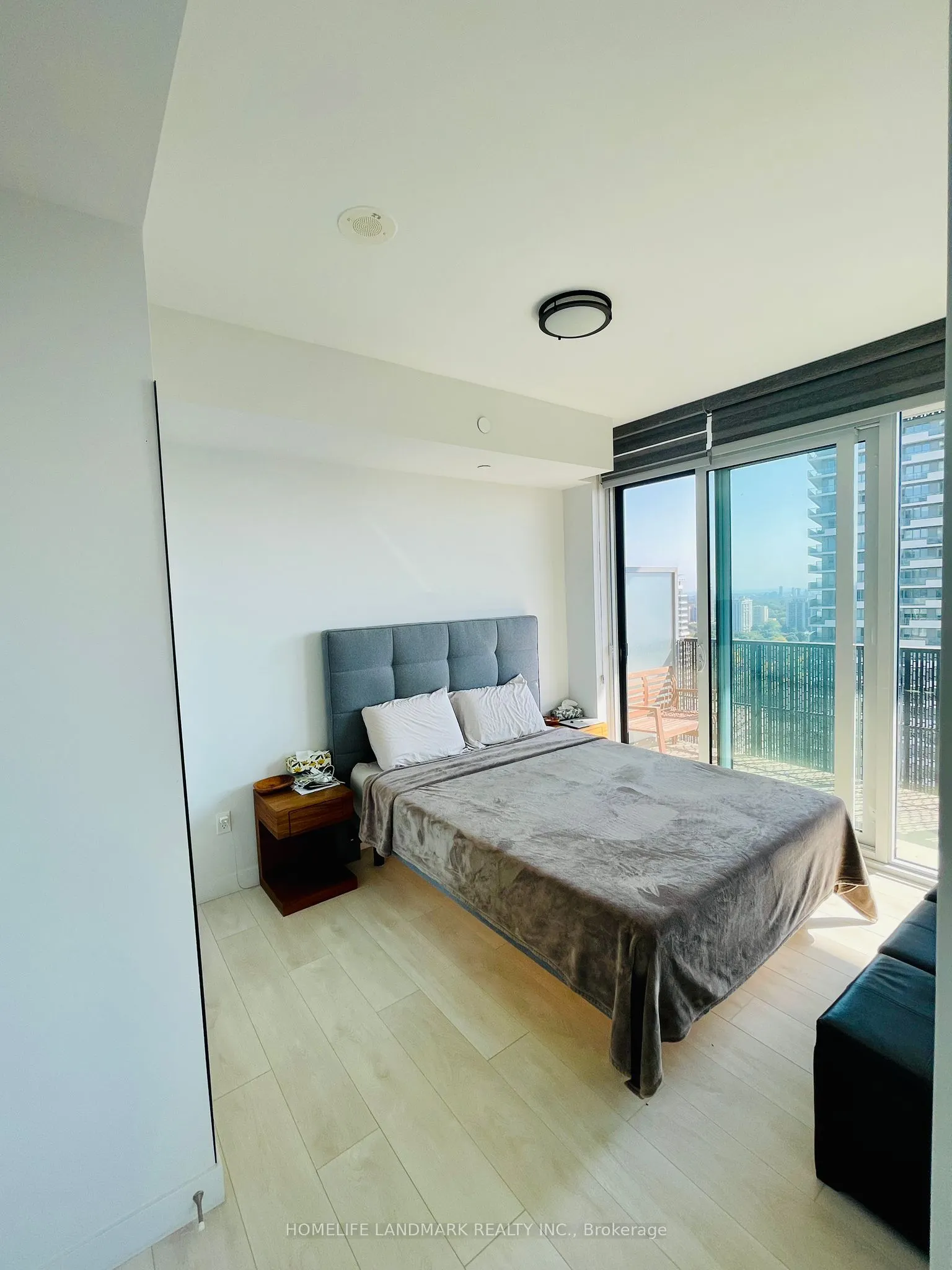 8 Eglinton Avenue E, #2302