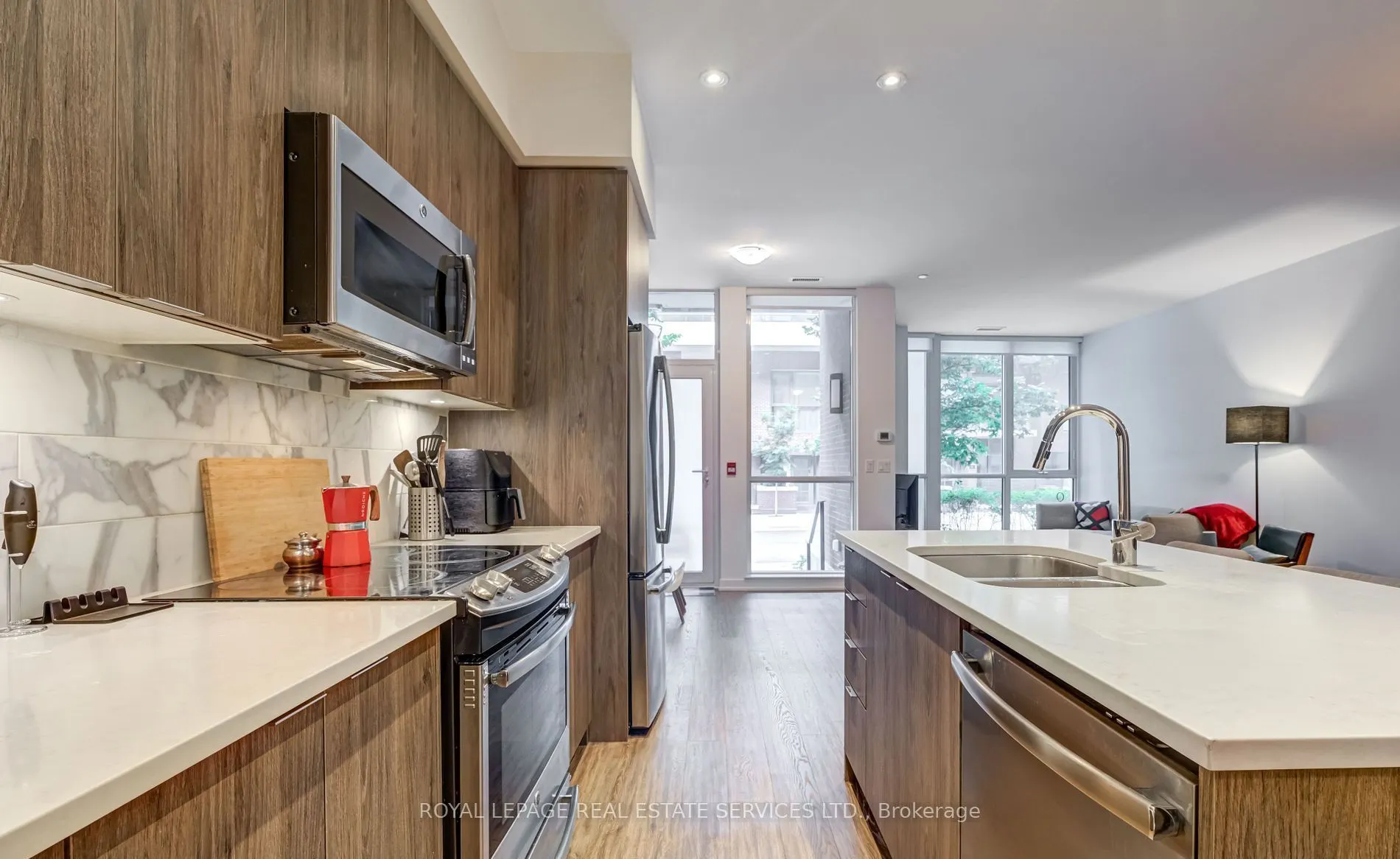 36 Bruyeres Mews, #TH06