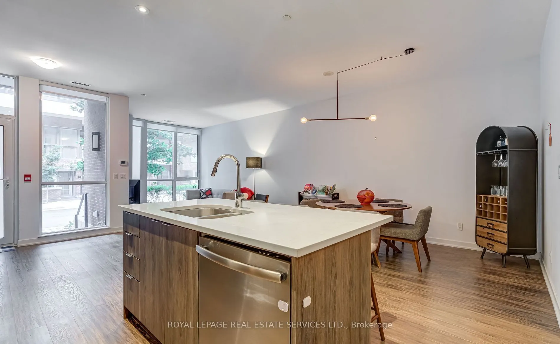 36 Bruyeres Mews, #TH06