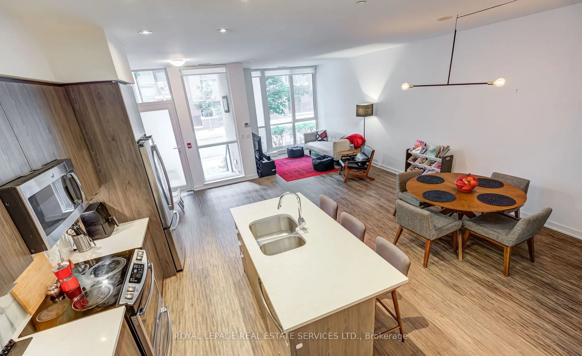 36 Bruyeres Mews, #TH06
