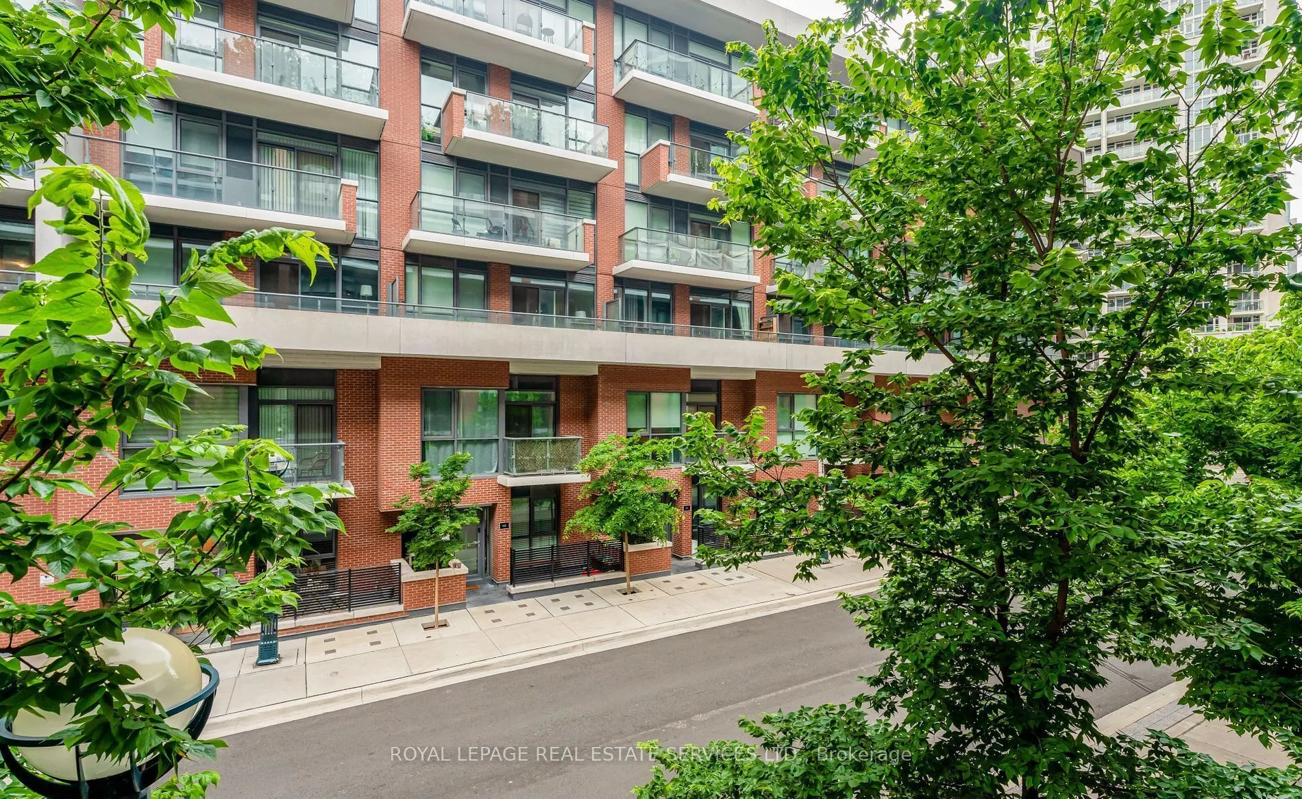 36 Bruyeres Mews, #TH06