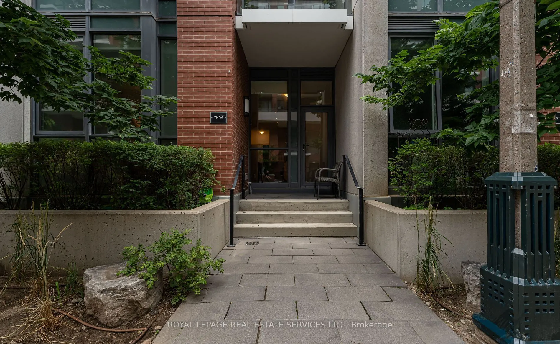 36 Bruyeres Mews, #TH06