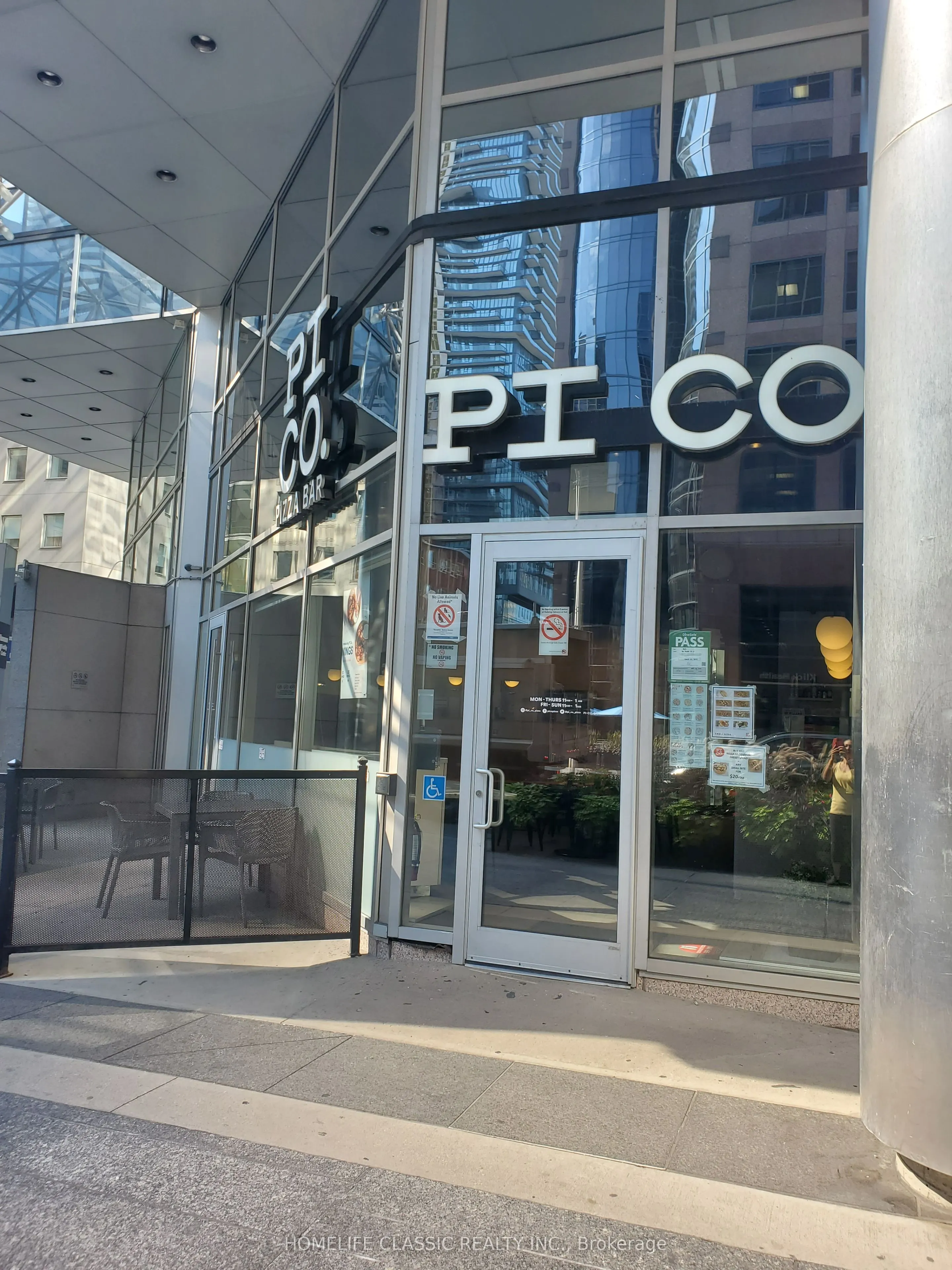 160 Bloor Street E
