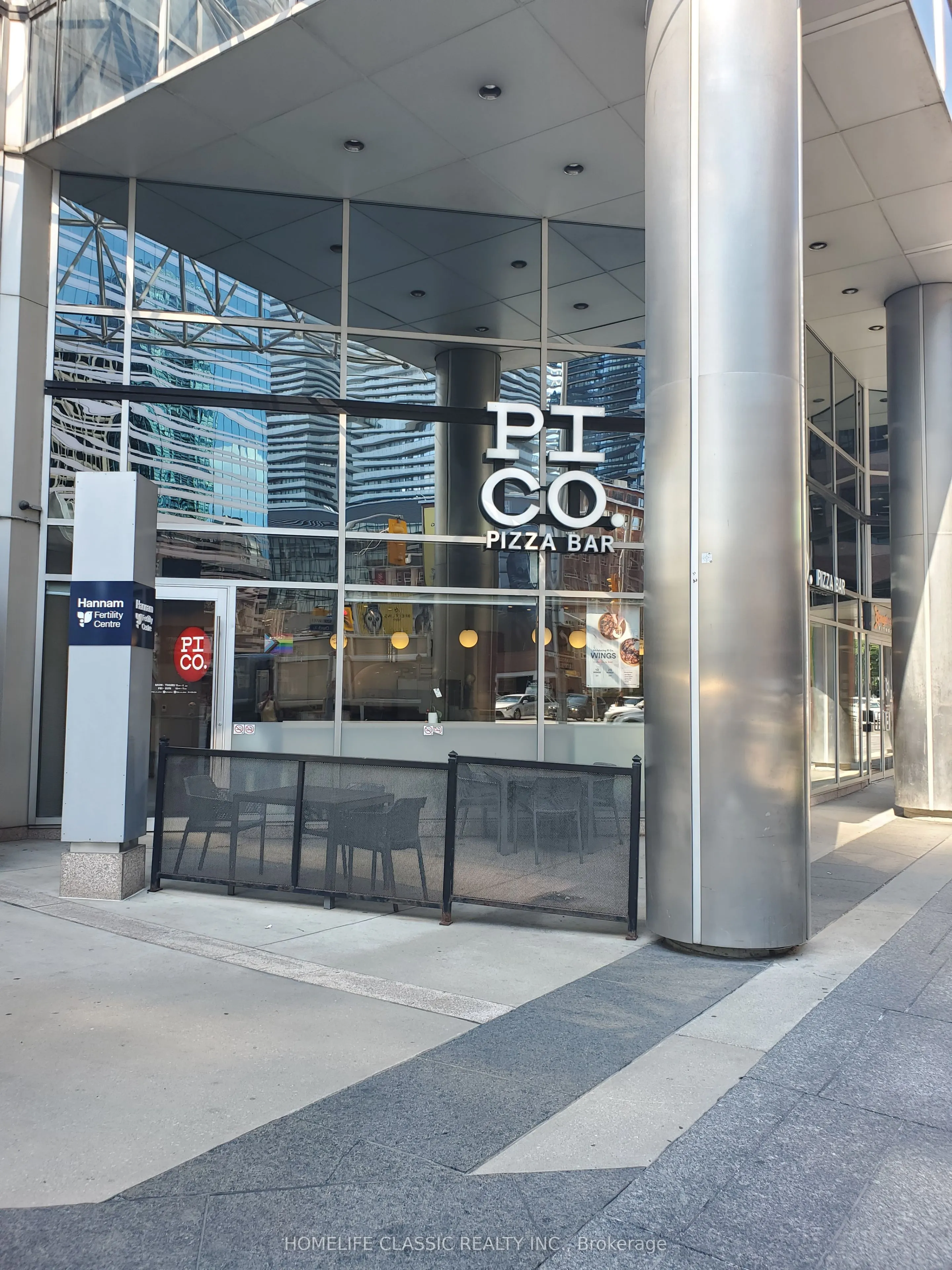 160 Bloor Street E