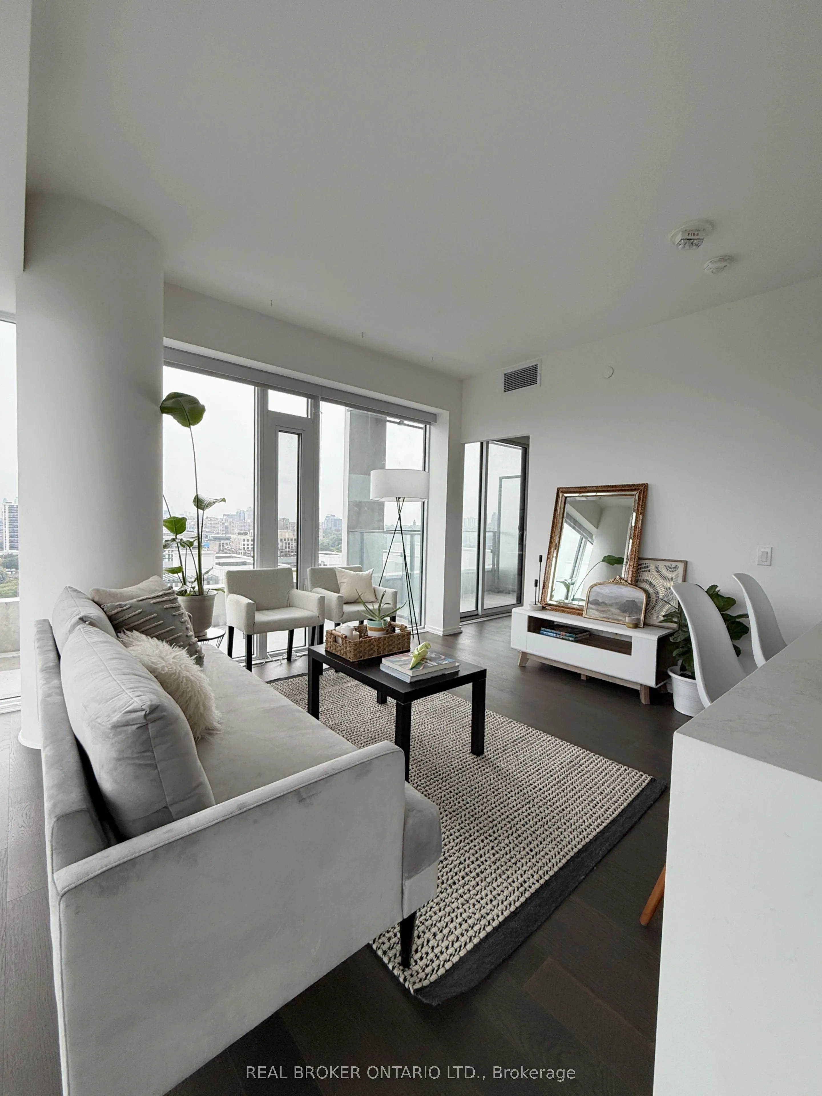 5 Soudan Avenue, #2004