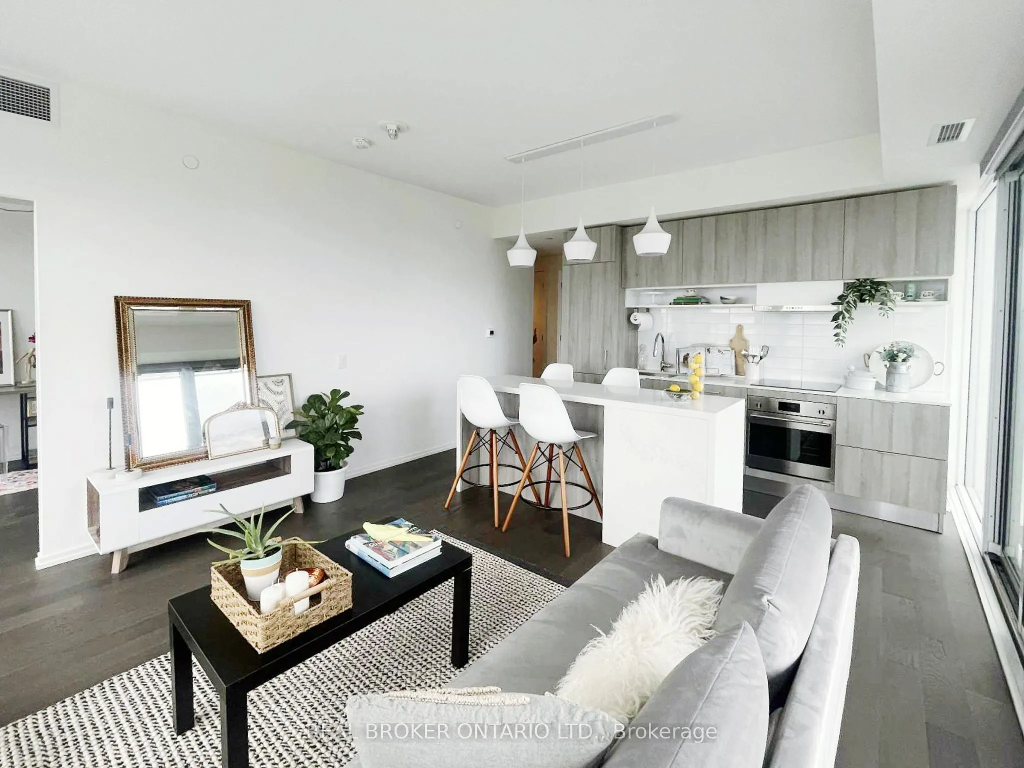 5 Soudan Avenue, #2004