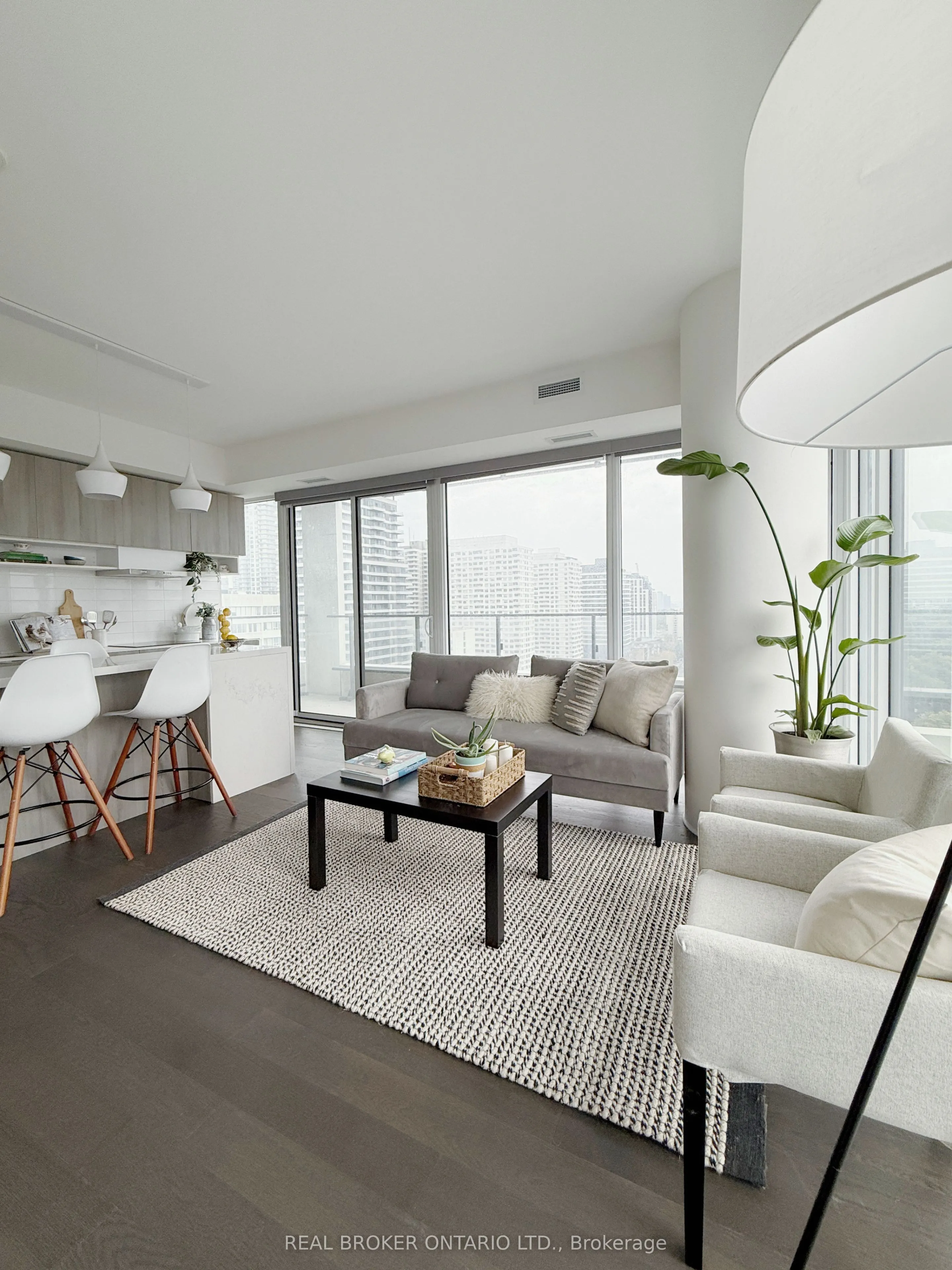 5 Soudan Avenue, #2004
