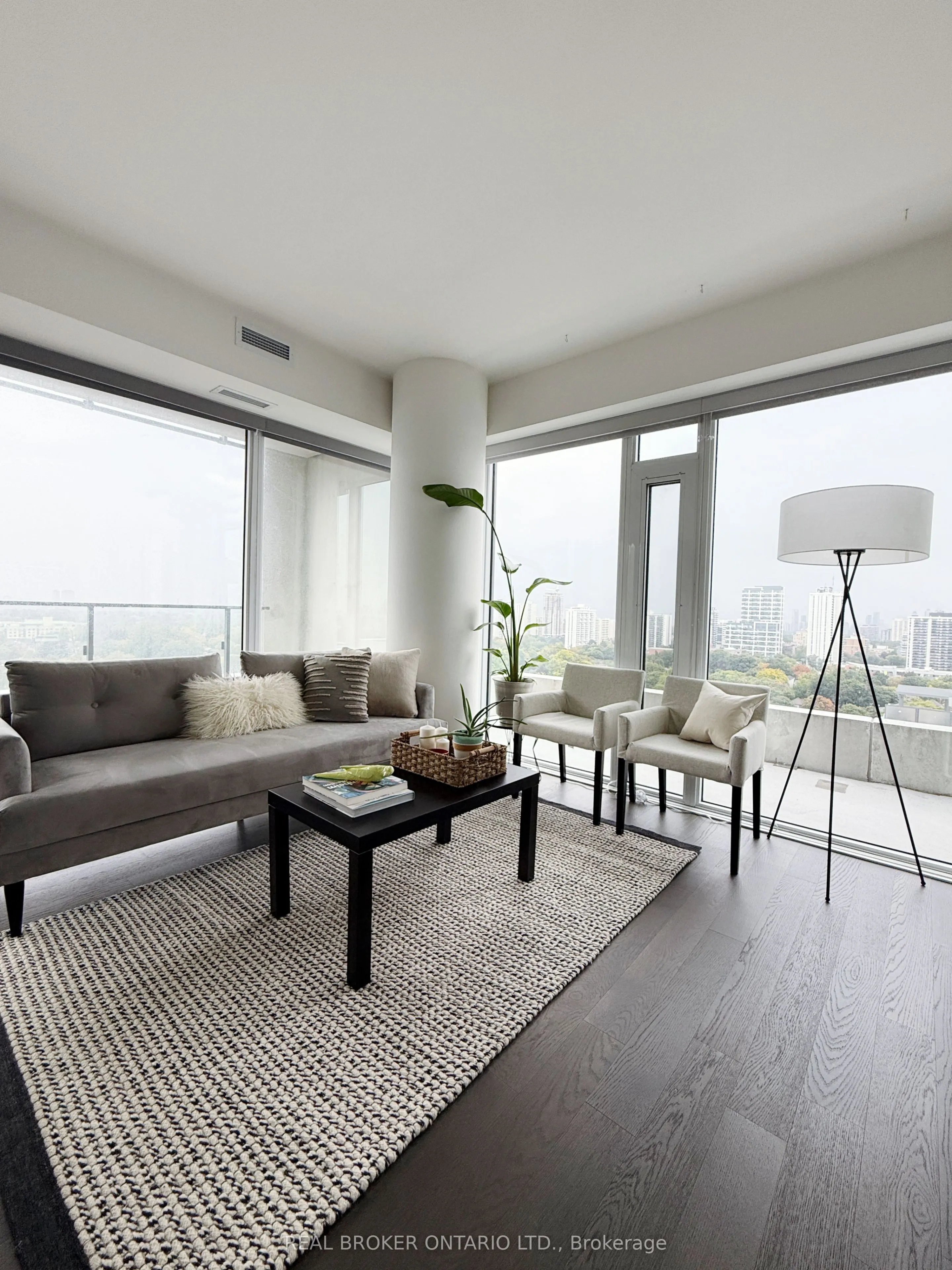 5 Soudan Avenue, #2004