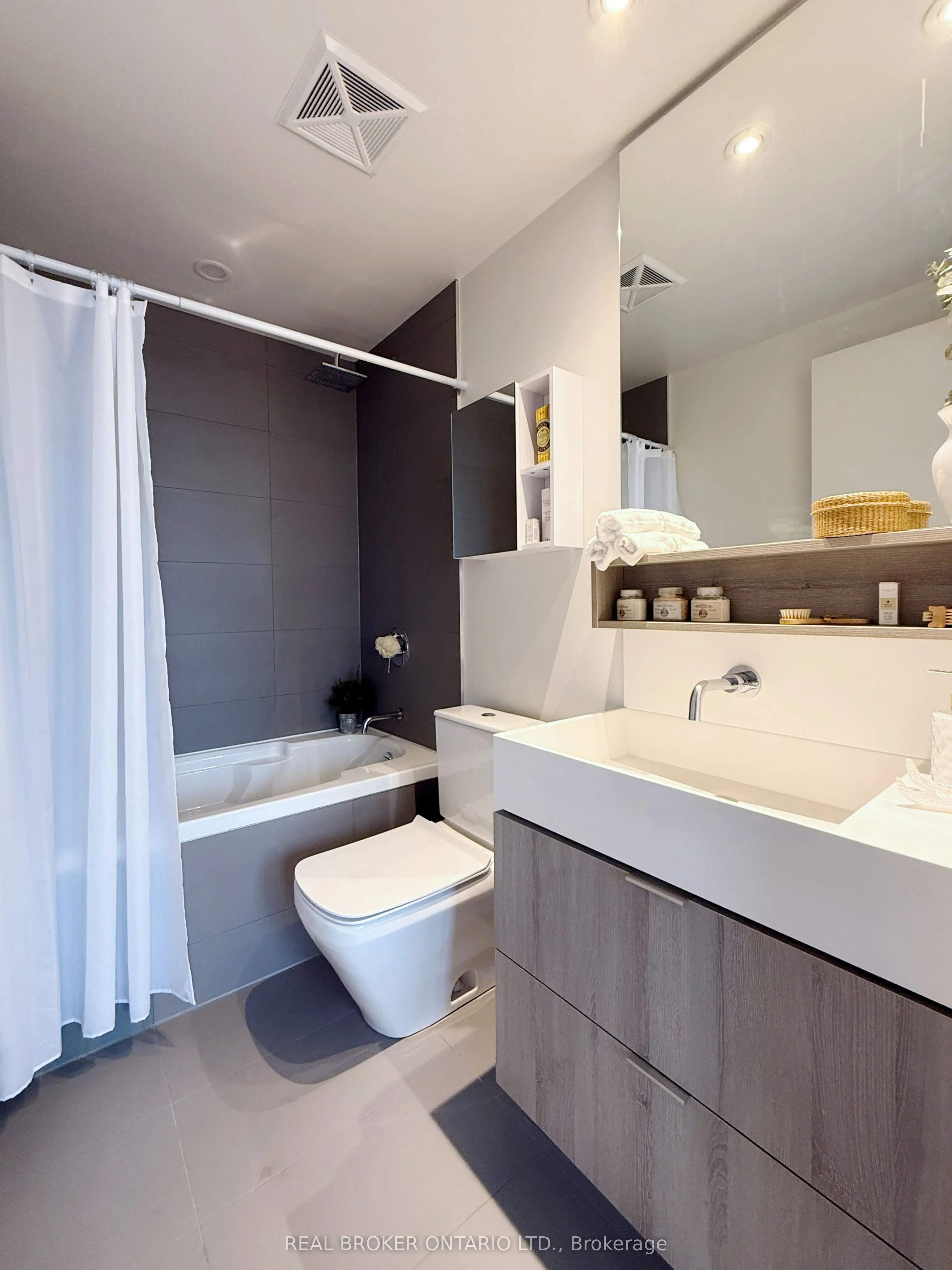 5 Soudan Avenue, #2004