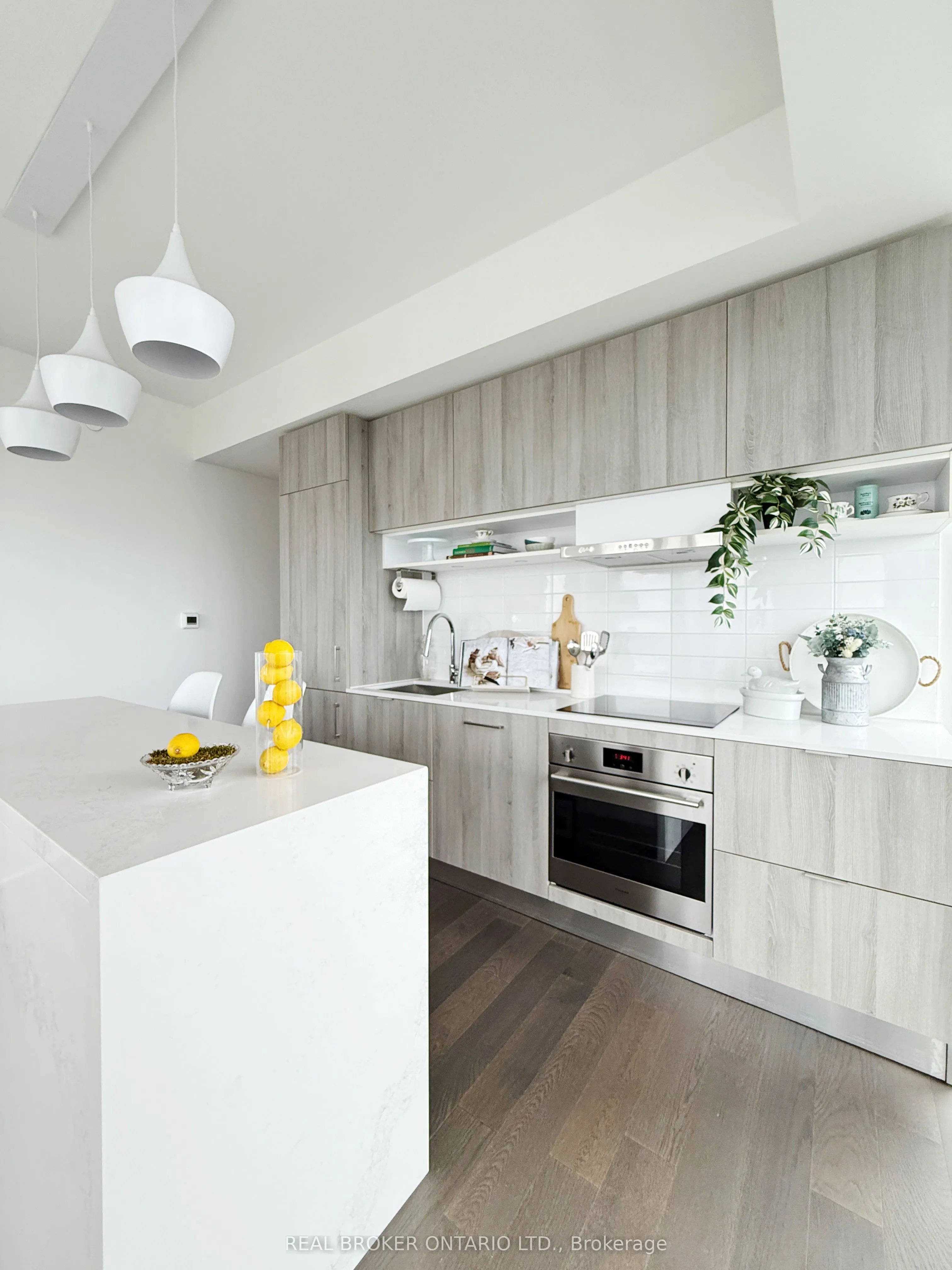 5 Soudan Avenue, #2004