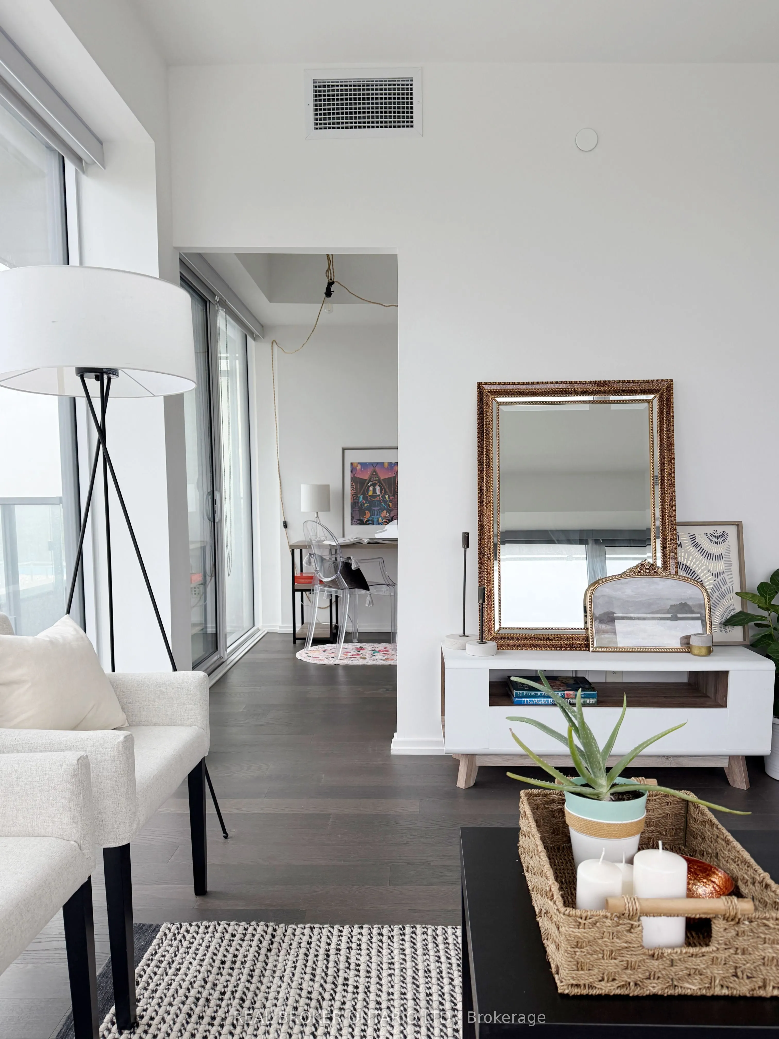 5 Soudan Avenue, #2004