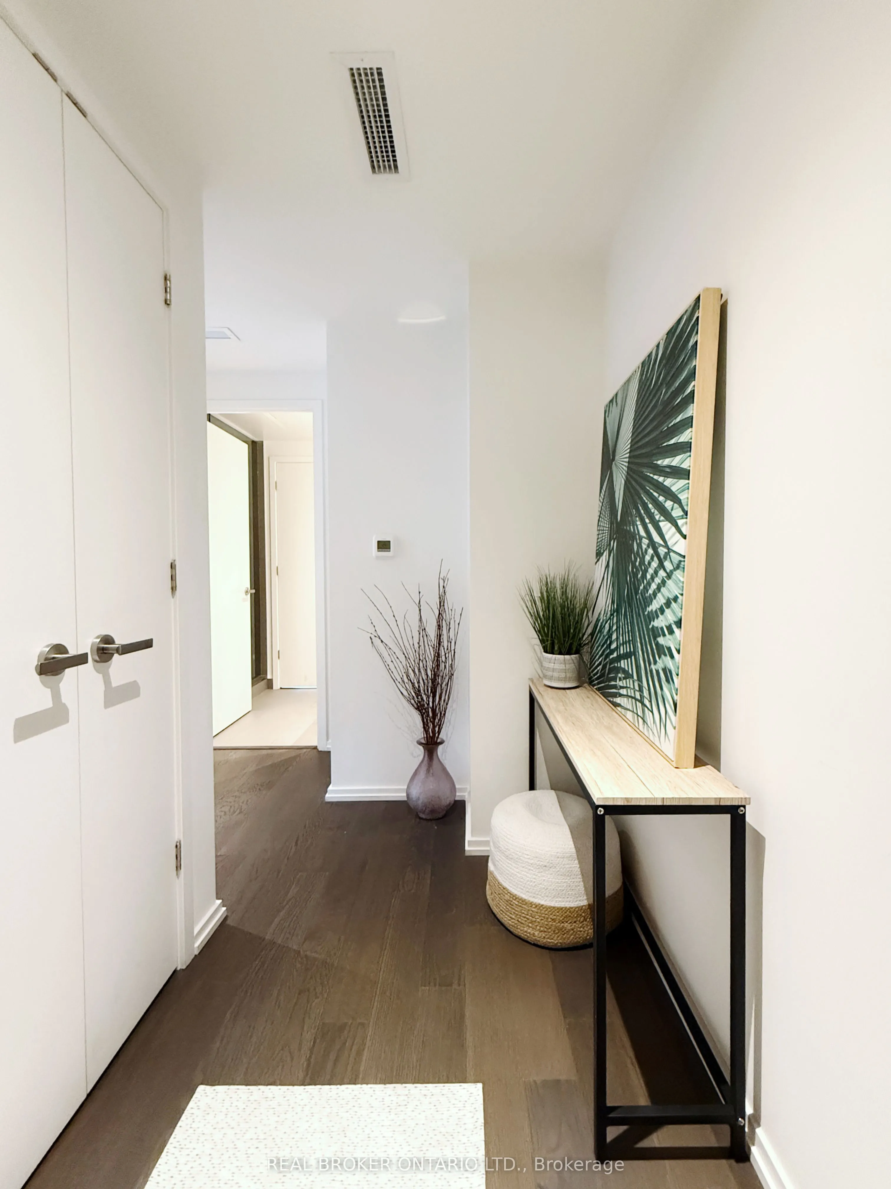 5 Soudan Avenue, #2004