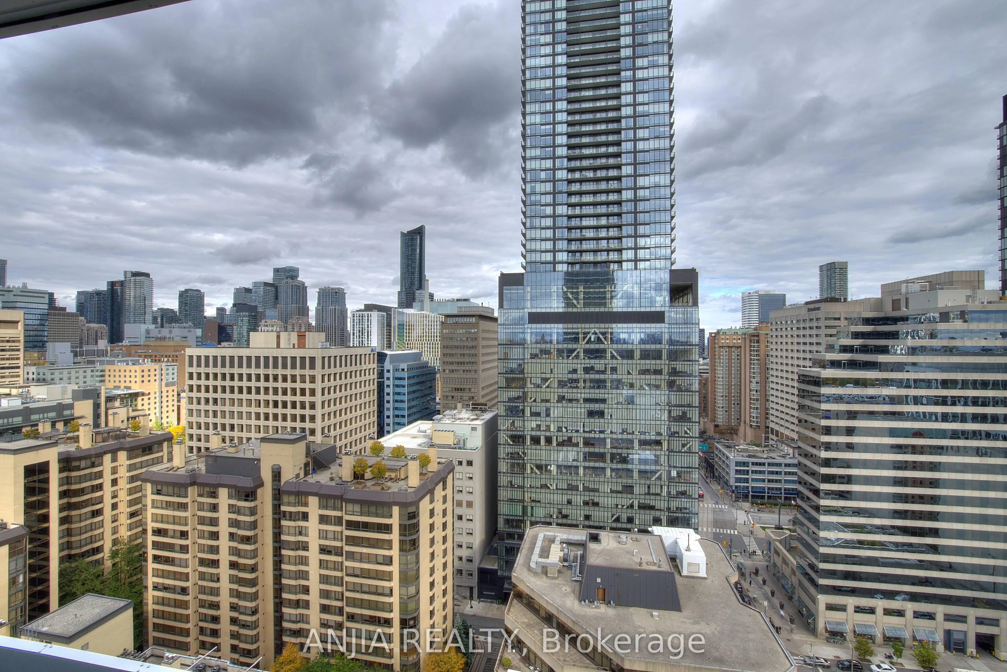 280 Dundas Street, #2204
