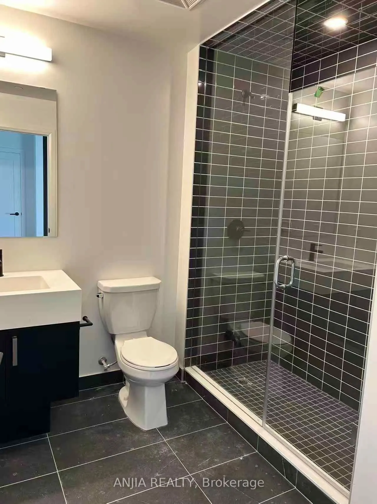 280 Dundas Street, #2204