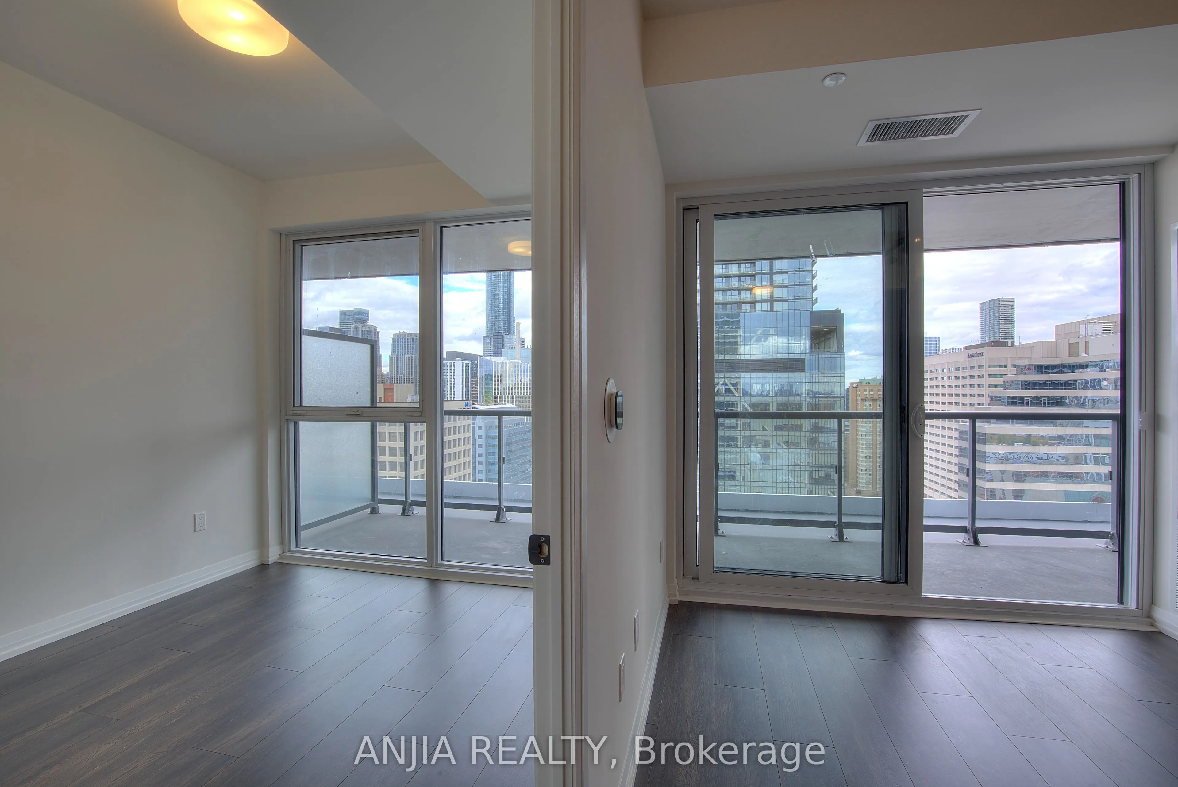 280 Dundas Street, #2204