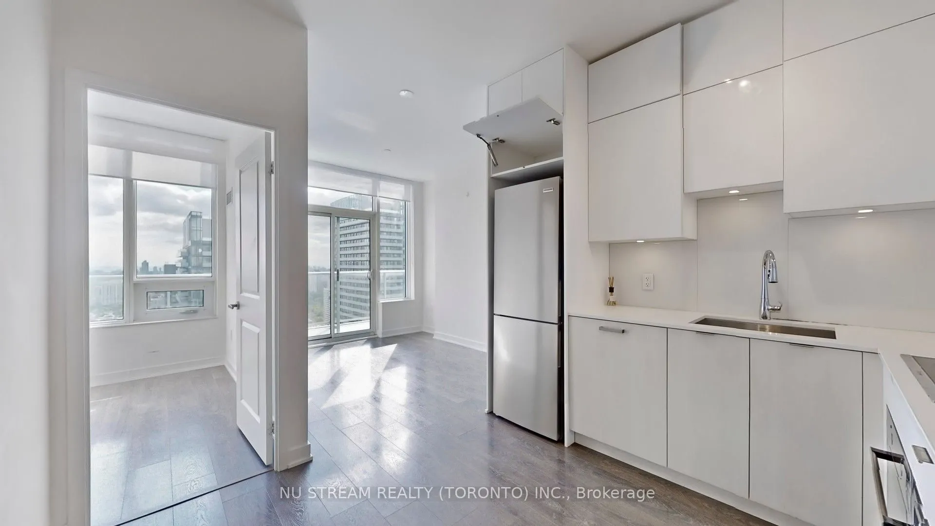 195 Redpath Avenue, #PH06