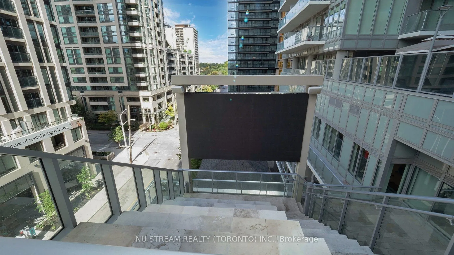 195 Redpath Avenue, #PH06