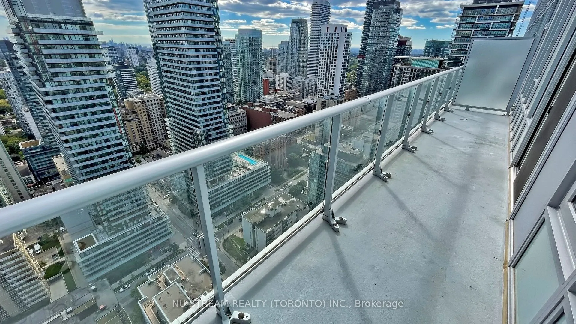 195 Redpath Avenue, #PH06