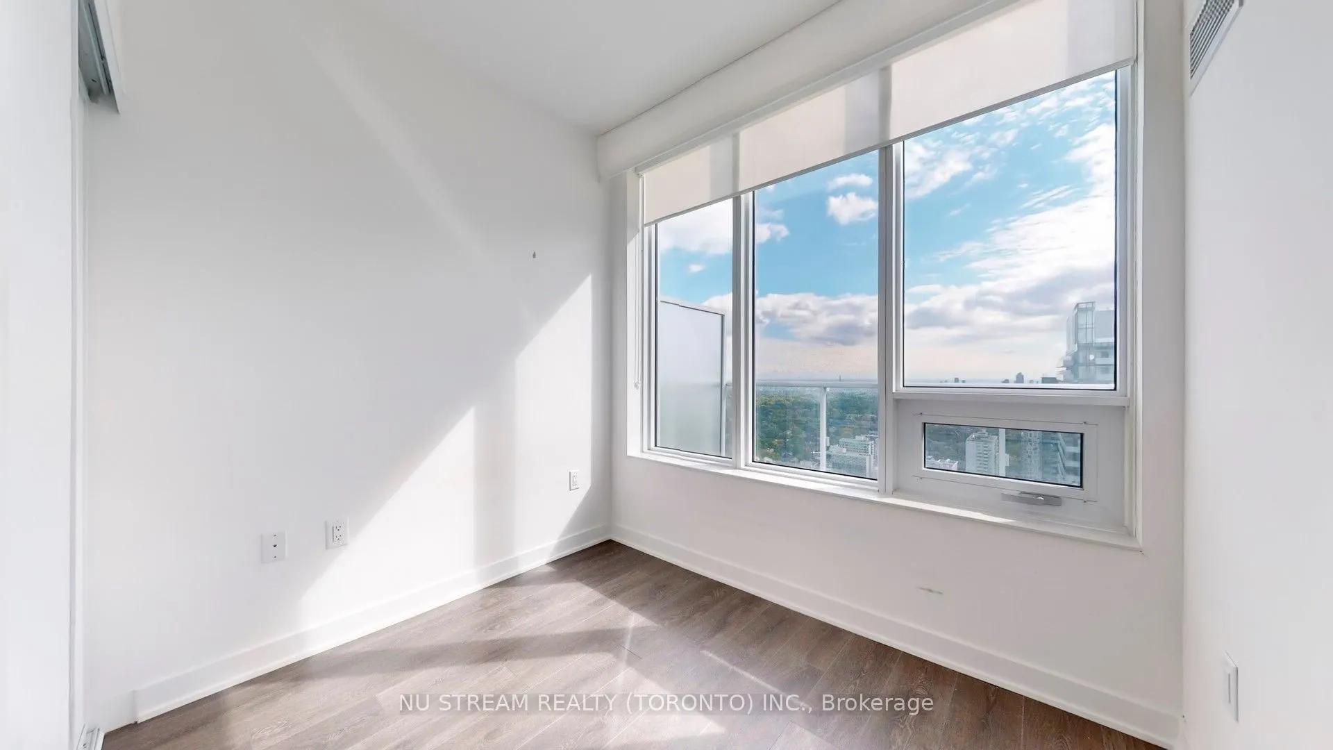 195 Redpath Avenue, #PH06