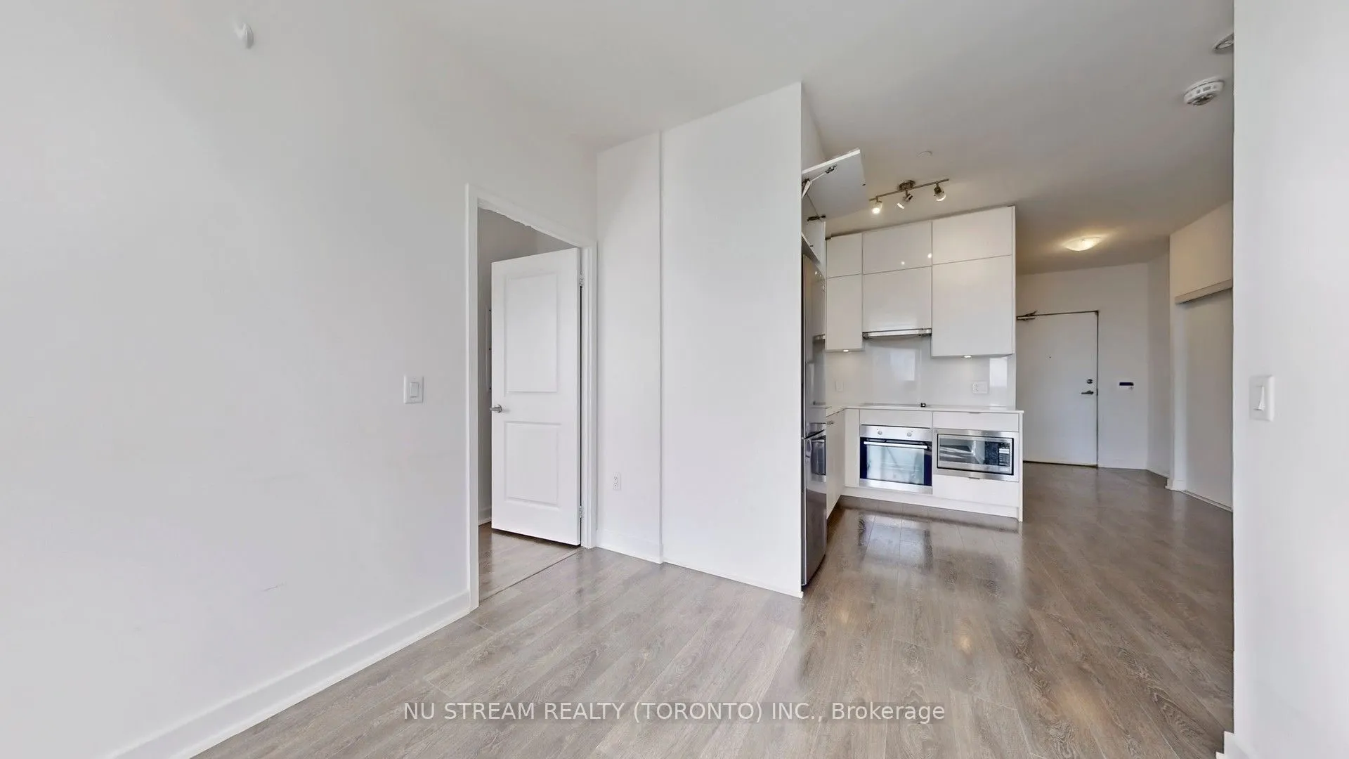 195 Redpath Avenue, #PH06