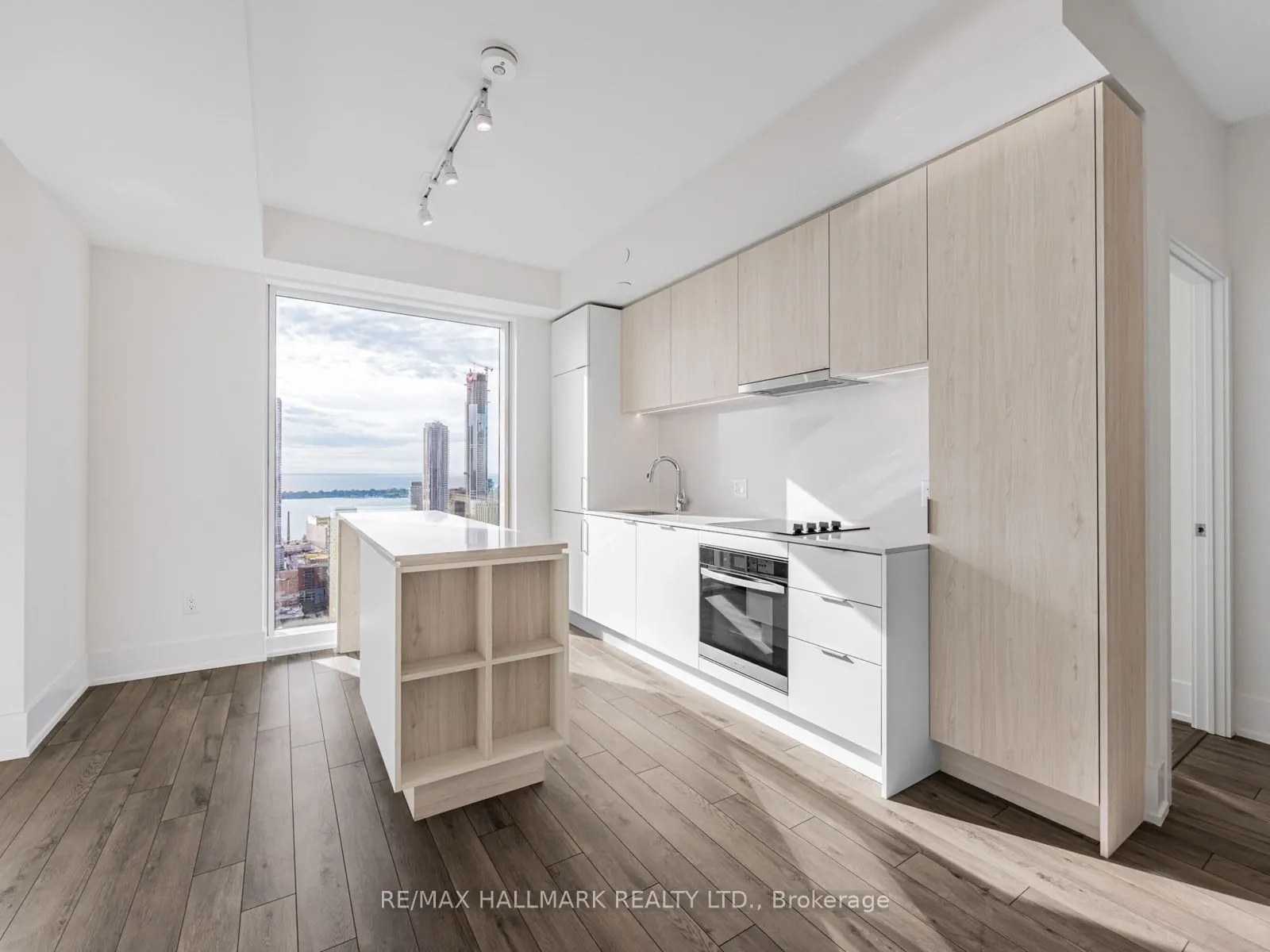 89 Church Street, #4807