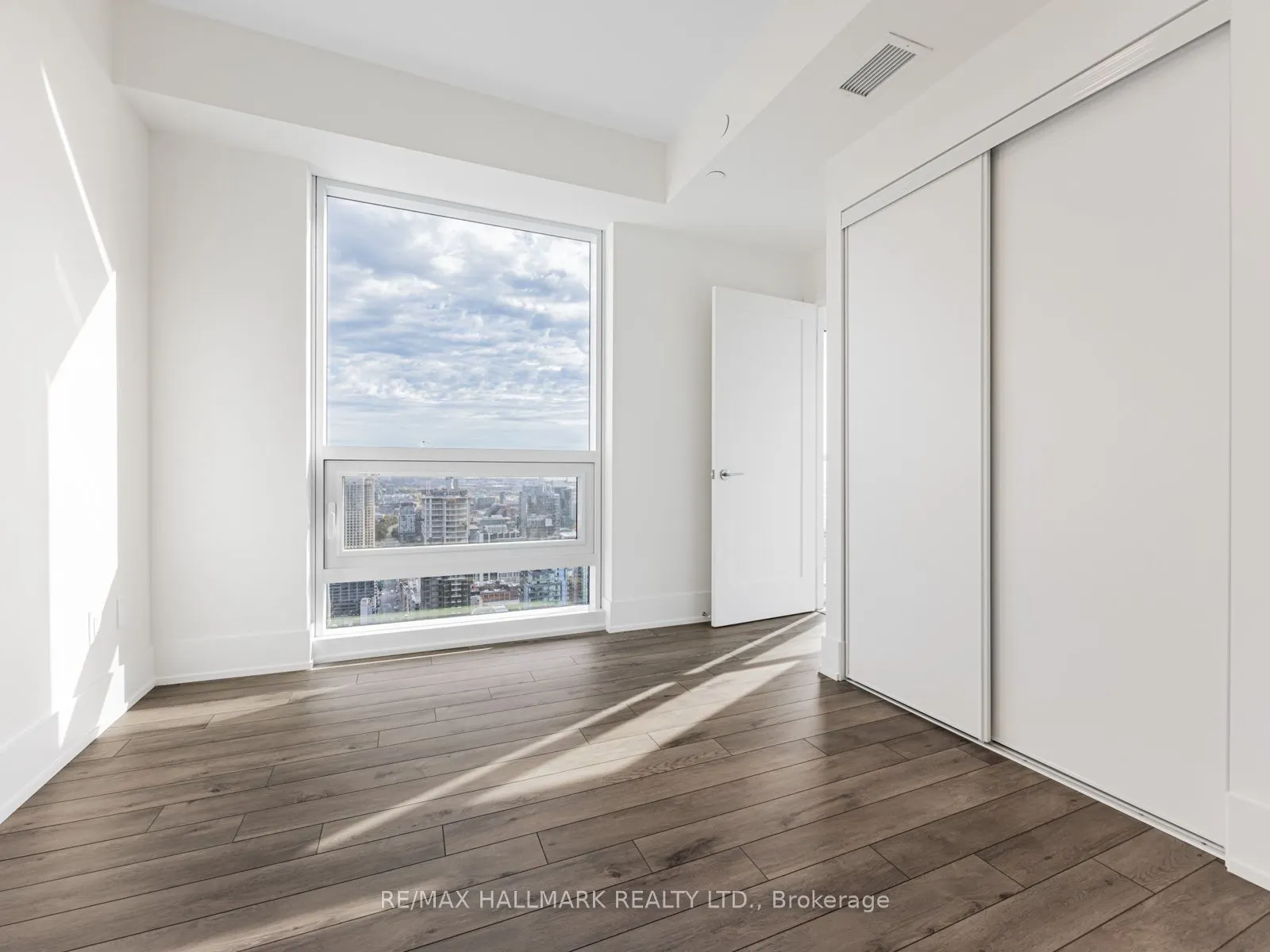 89 Church Street, #4807