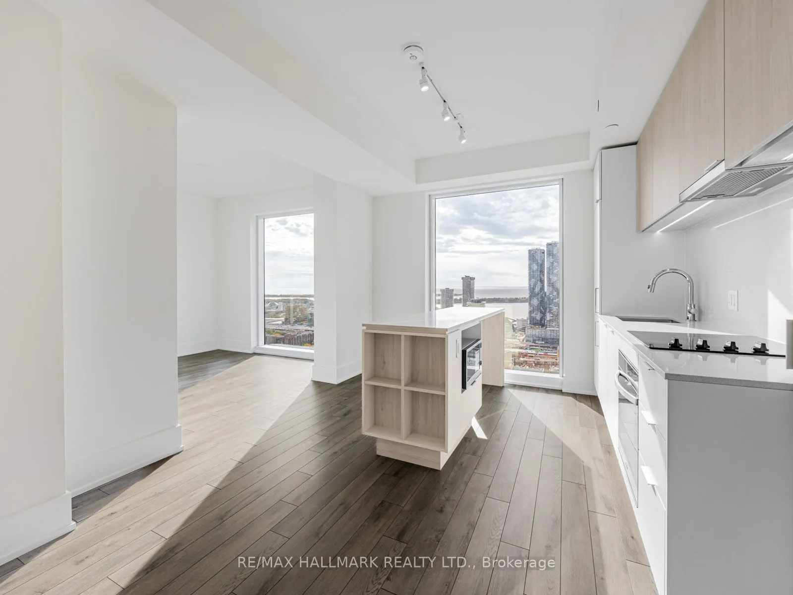 89 Church Street, #4807