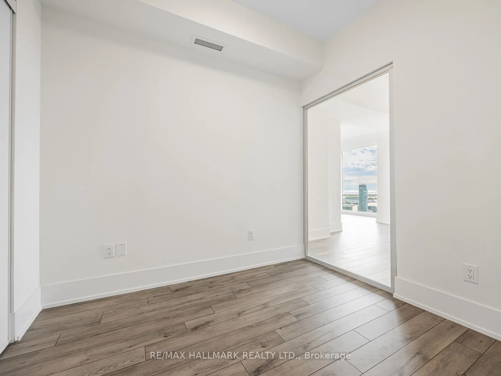 89 Church Street, #4807
